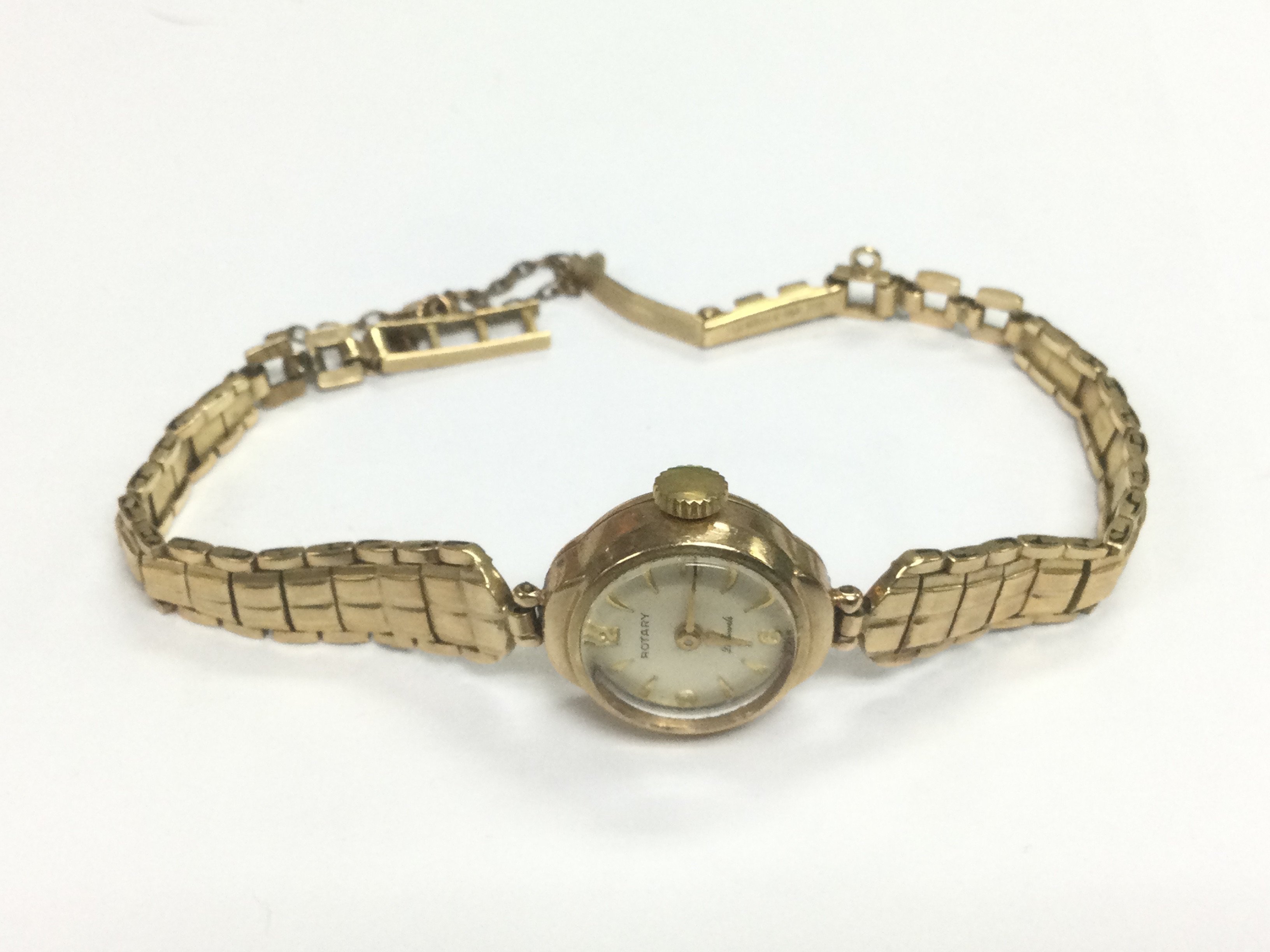 A Rotary 9ct gold cased ladies watch, approx 15.8g. Shipping category A.