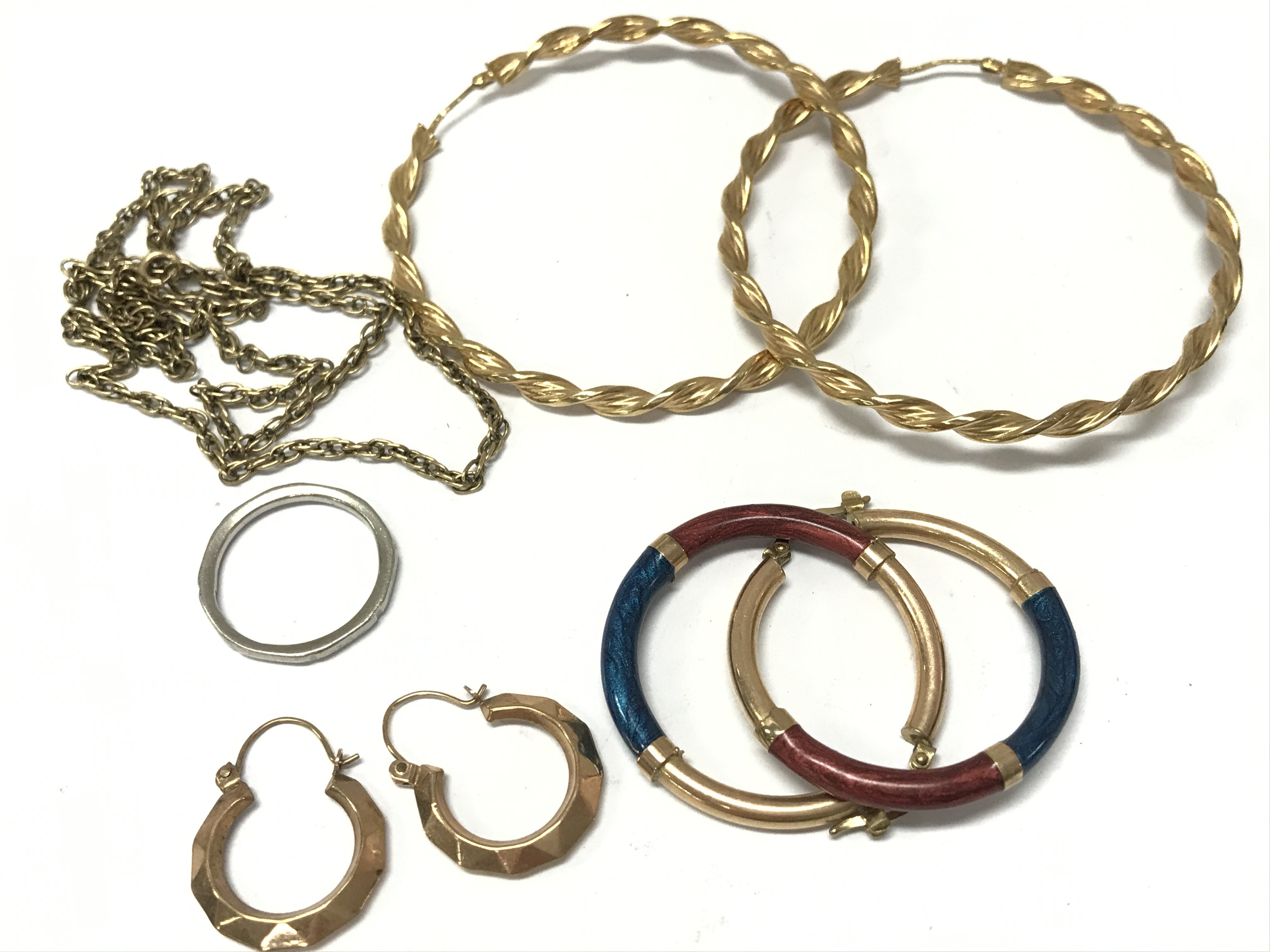 9ct gold hoop earrings, a chain and a platinum band . 17.1g total weight. Postage category a