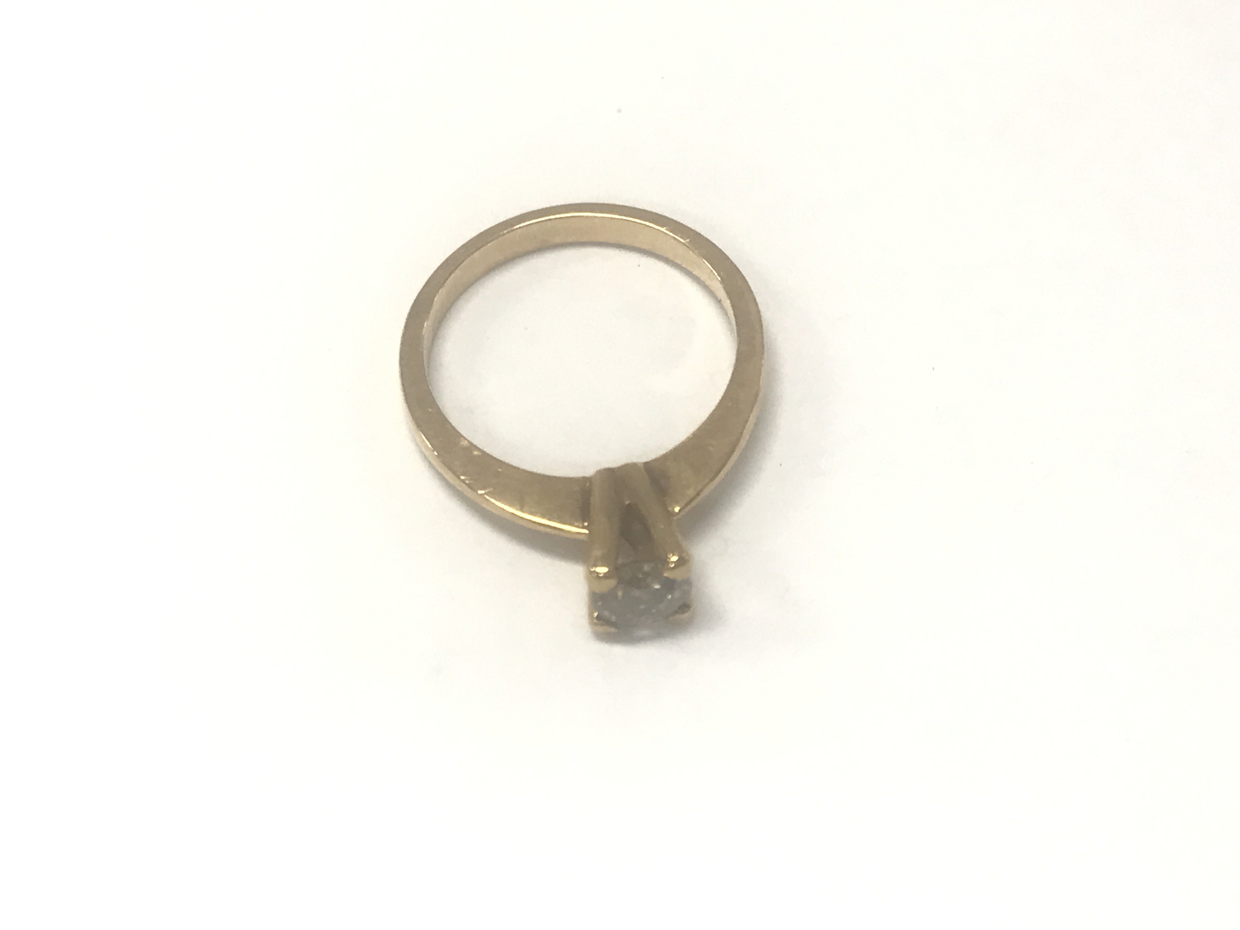 Single stone solitaire ring