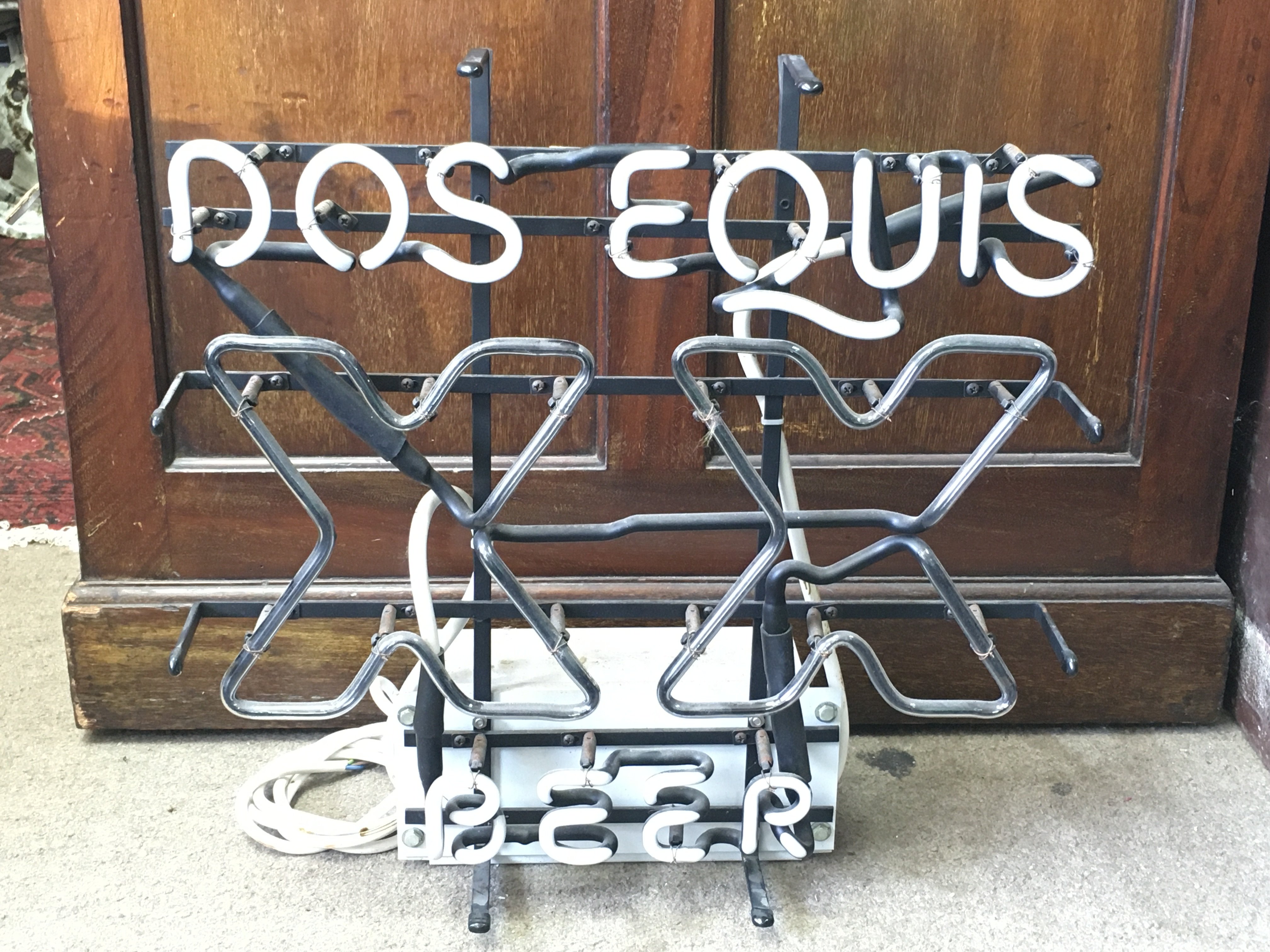 A vintage Dos Equis XX Beer Neon advertising sign ,45cm tall, 46cm wide. this lot cannot be posted