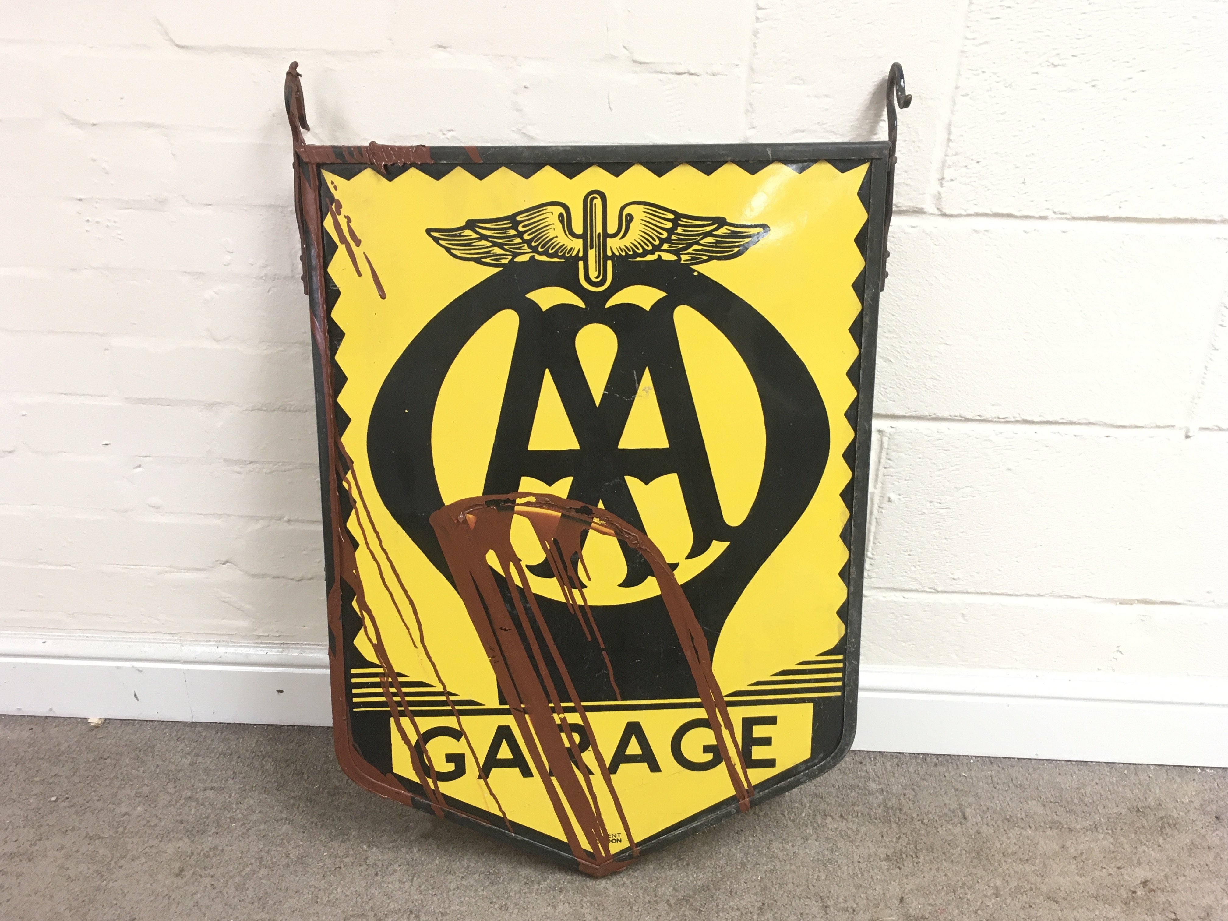 Double Sided AA Garage with hangers. 22 x 31 approximately.