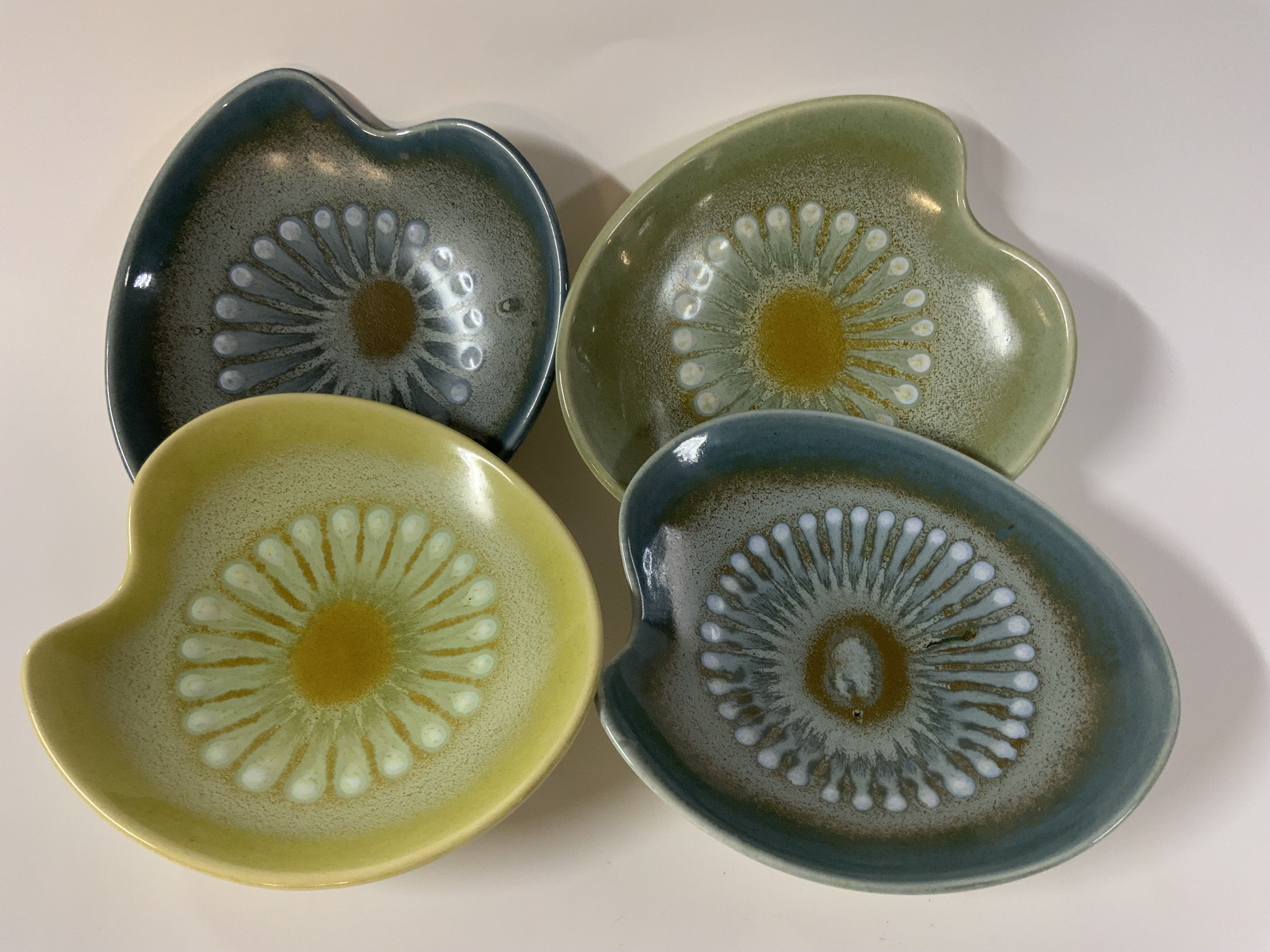 4 Royal Lancastrian Freeform dishes.