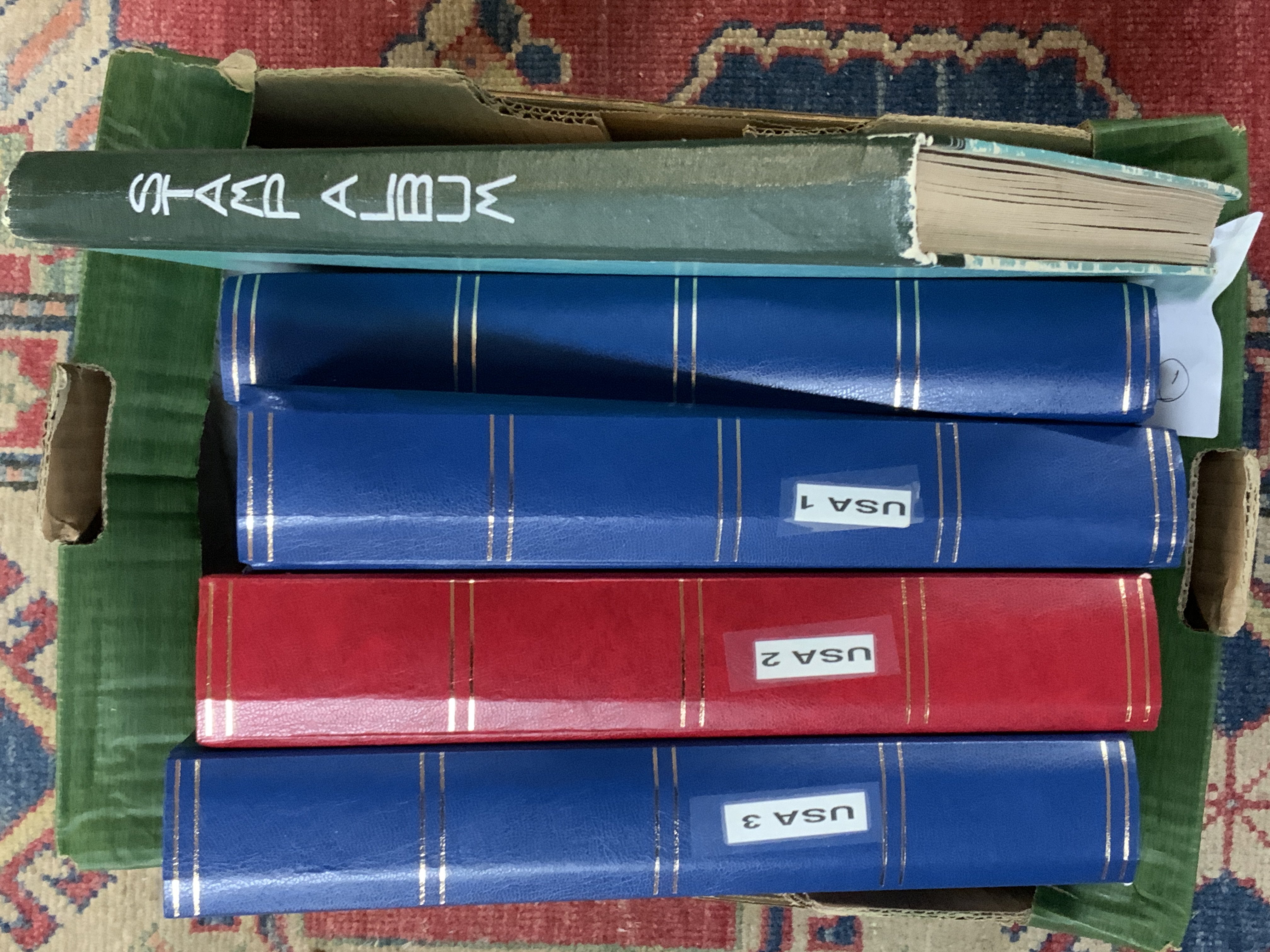 5 Albums of USA stamps, varied.