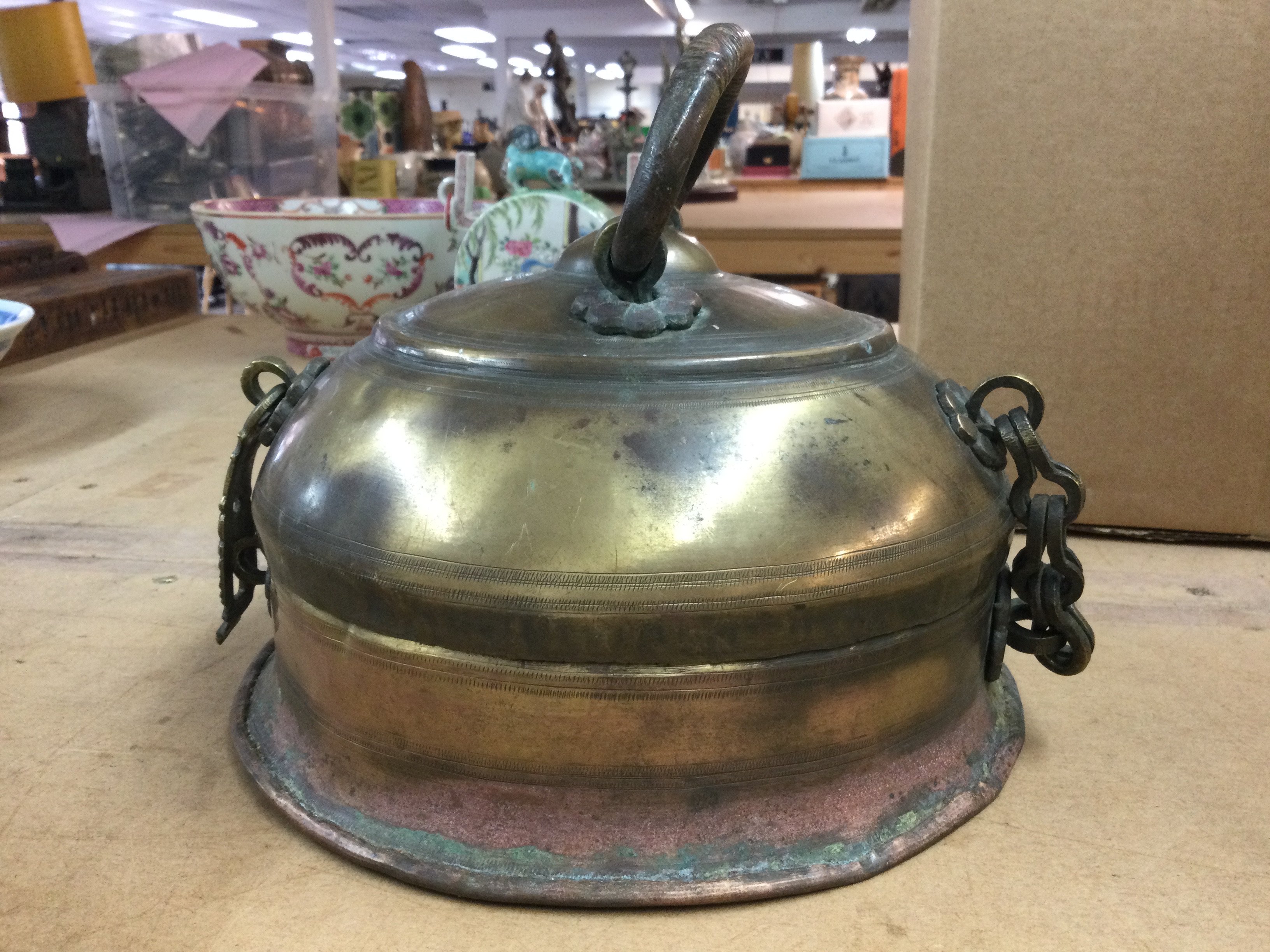 A brass Pan Daan Betel / Chapati. NO RESERVE