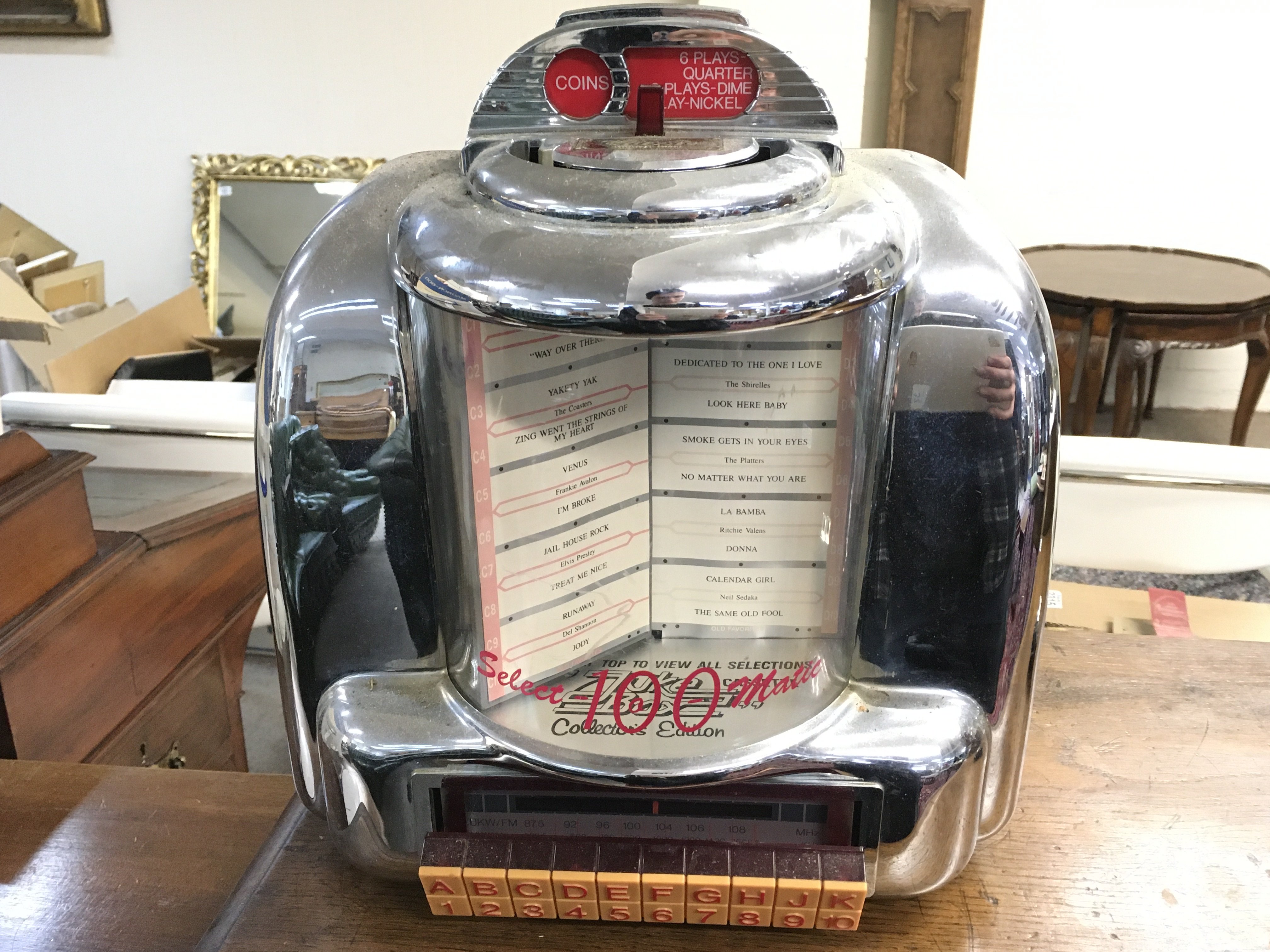 A Select 100 matic radio classic collectors edition CR-9. No reserve . Postage catC