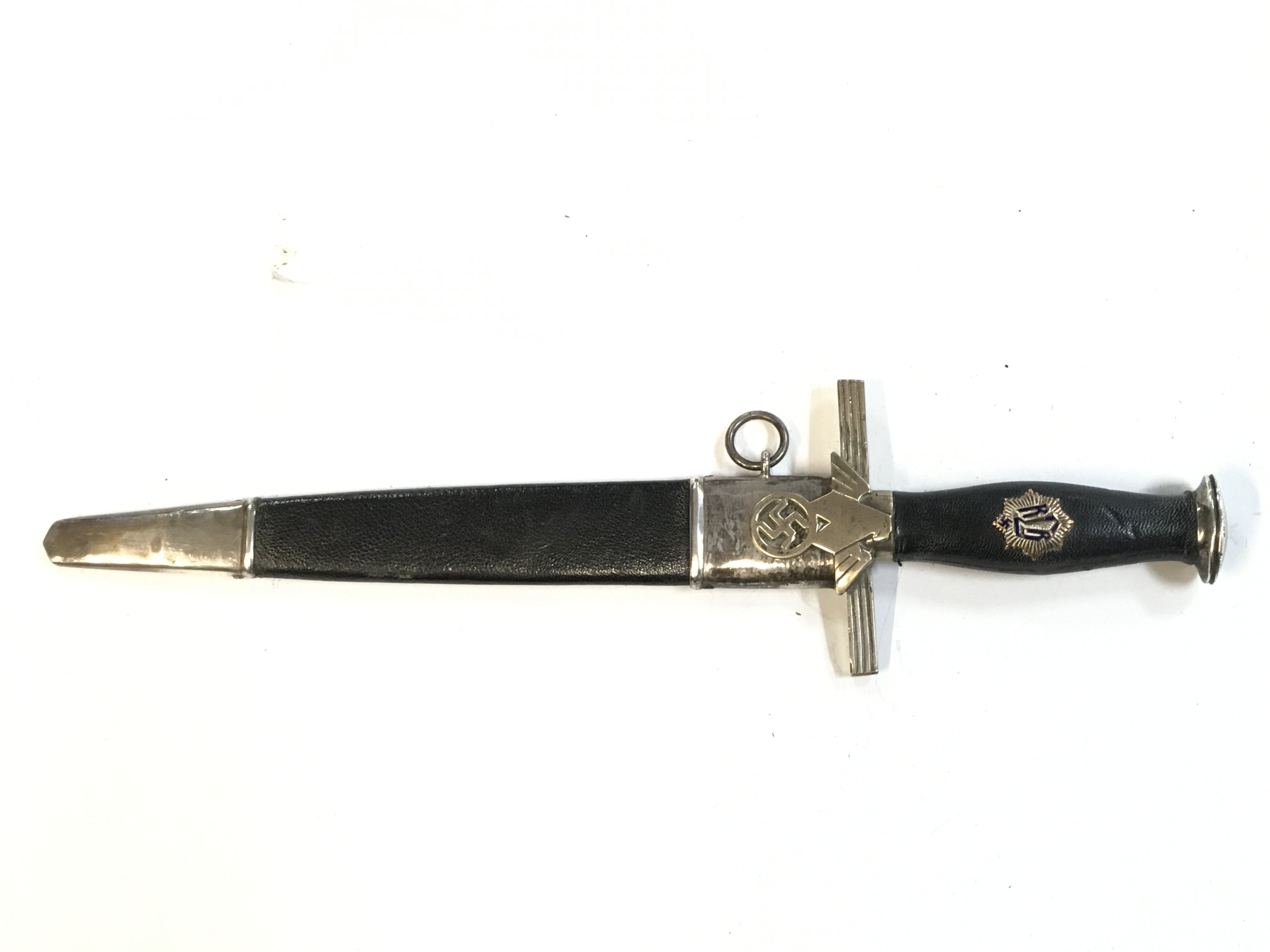 A WW2 German 1st pattern RLB dagger maker Paul Weyersberg solingen . Blade approximately 25cm long , total length 36cm . This lot cannot be posted