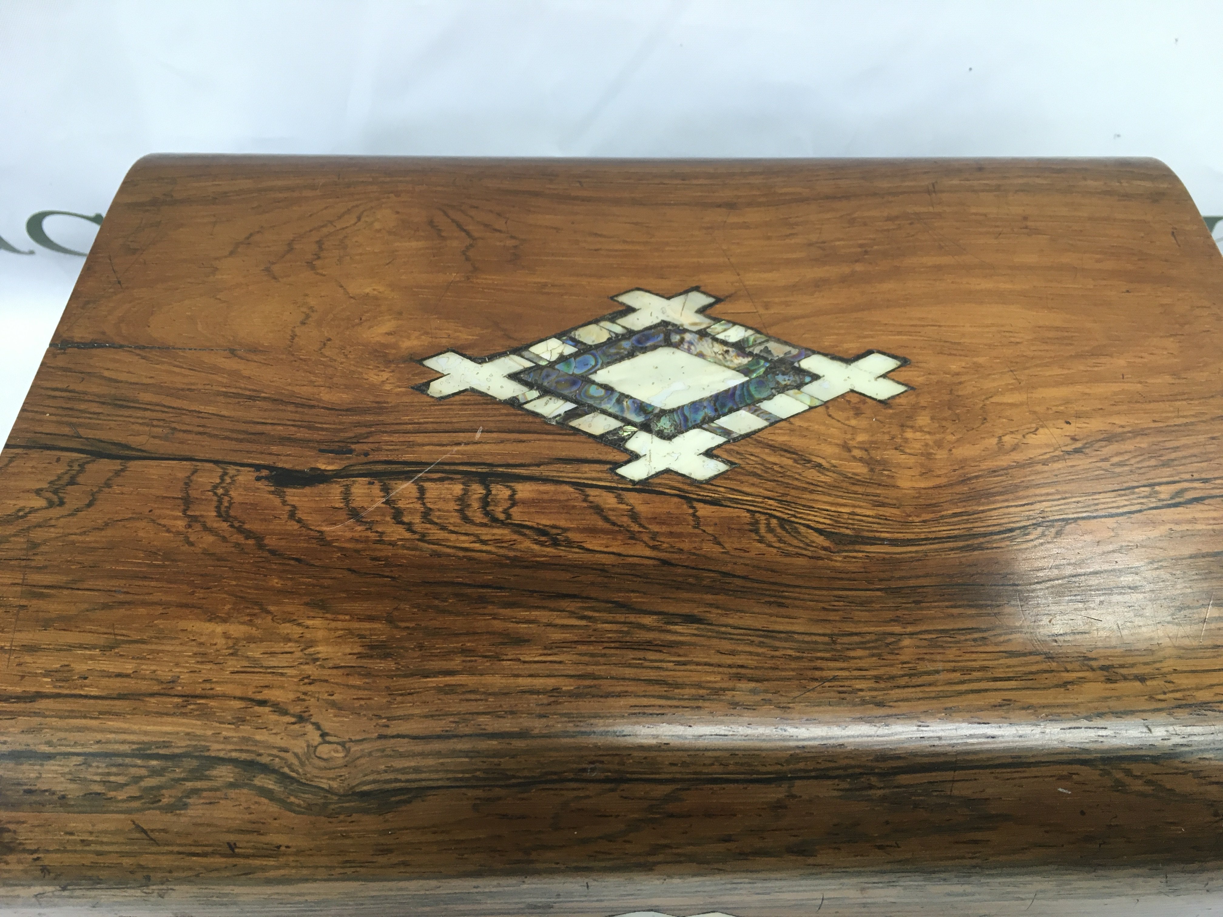 A rosewood work box 30w x 22d x 16h cm. NO RESERVE