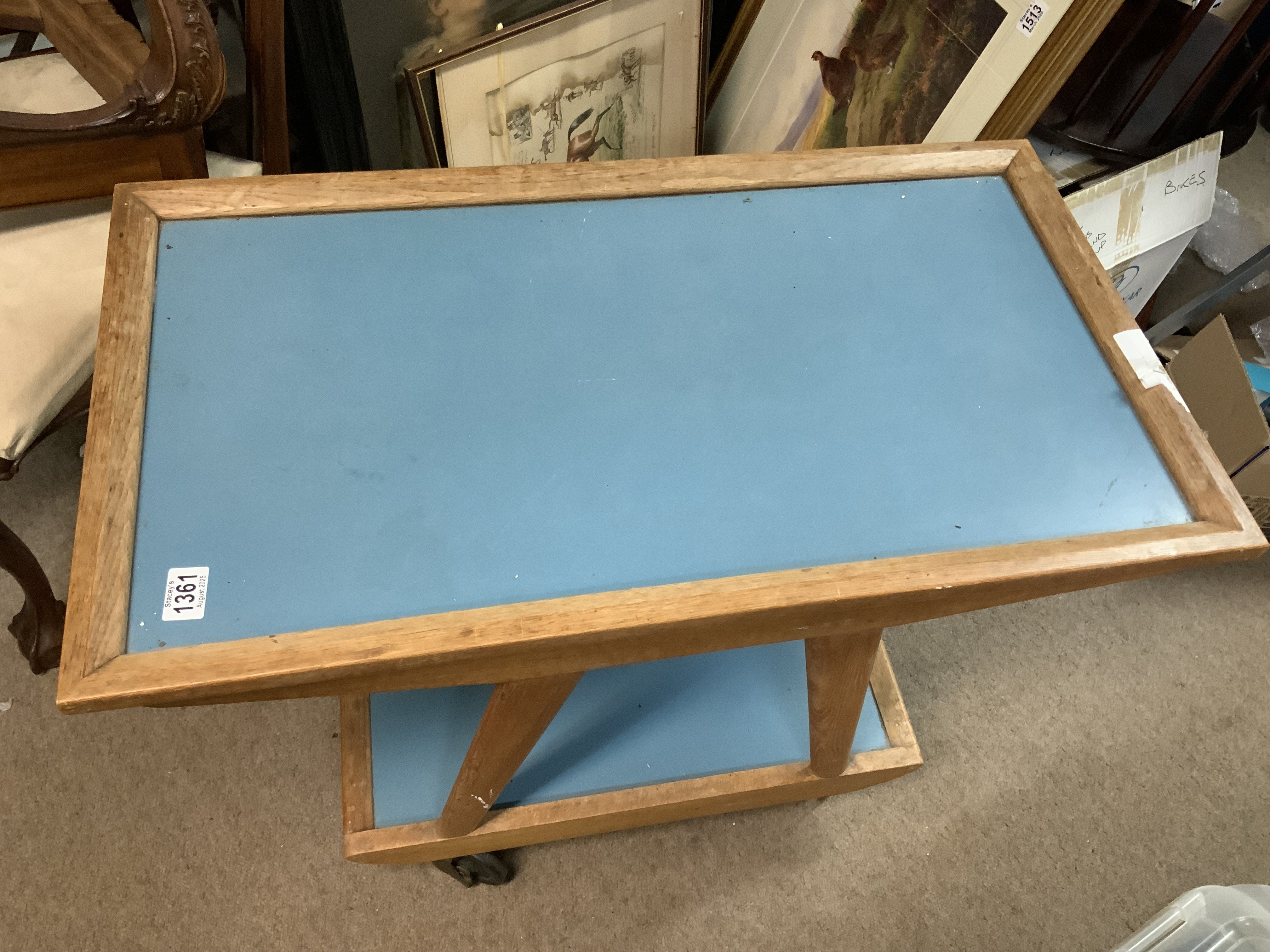 A vintage tea trolley. 82cm x 45.5cm x 64cm