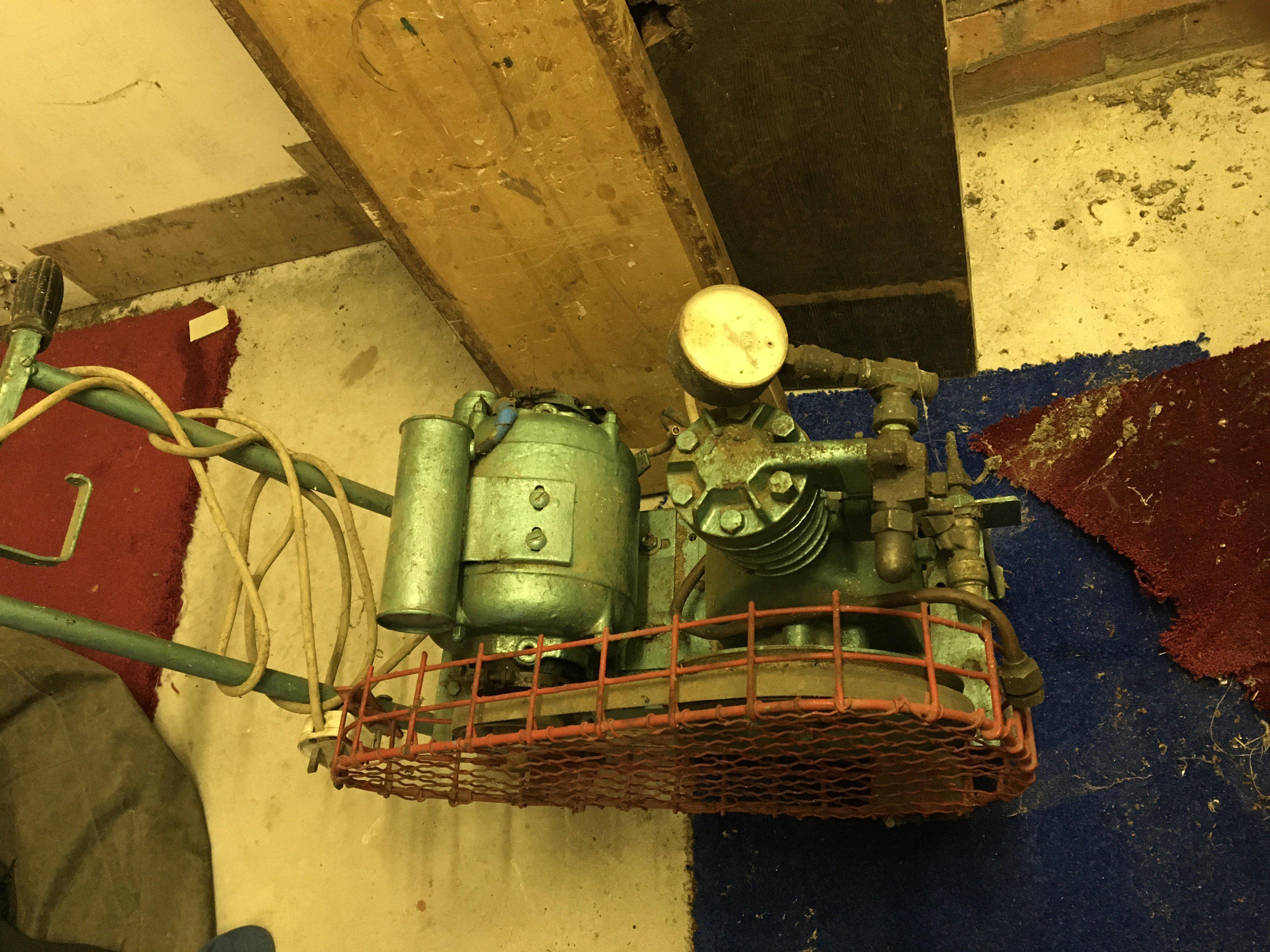 An Air compressor lightly used good condition. Viewing by appointment sold in situ buyer to collect RM15 South Ockendon.- NO RESERVE