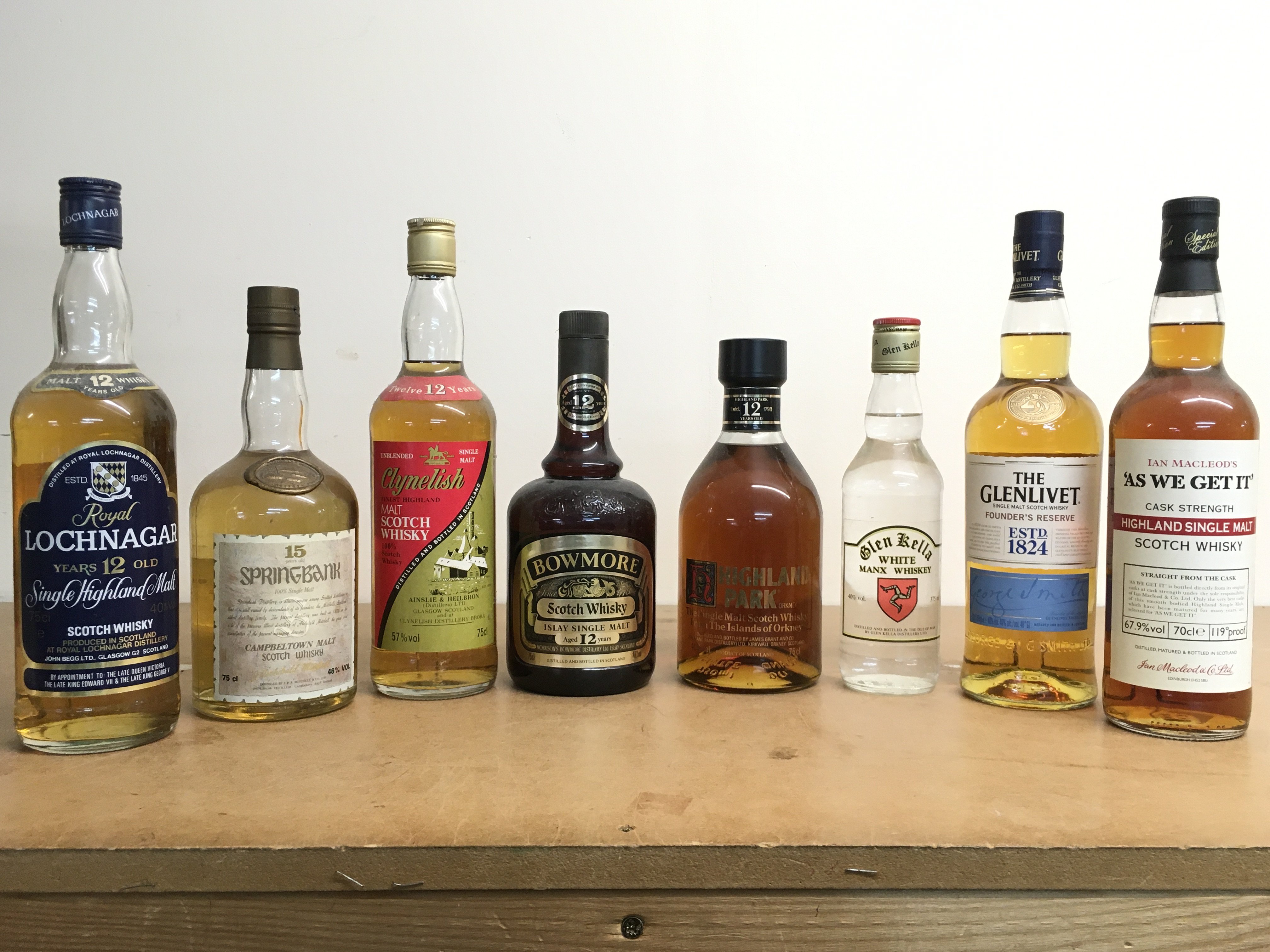 Whiskey including Royal Lochnagar 12 years single malt, 15 Springbank single malt scotch whisky, Clynelish malt scotch whisky, Bowmore scotch whisky single malt 12 years, Highland park single malt, Glen Kelly white Manx whiskey, Glenlivet single malt, as we get it Ian Macleod single malt . This lot cannot be posted