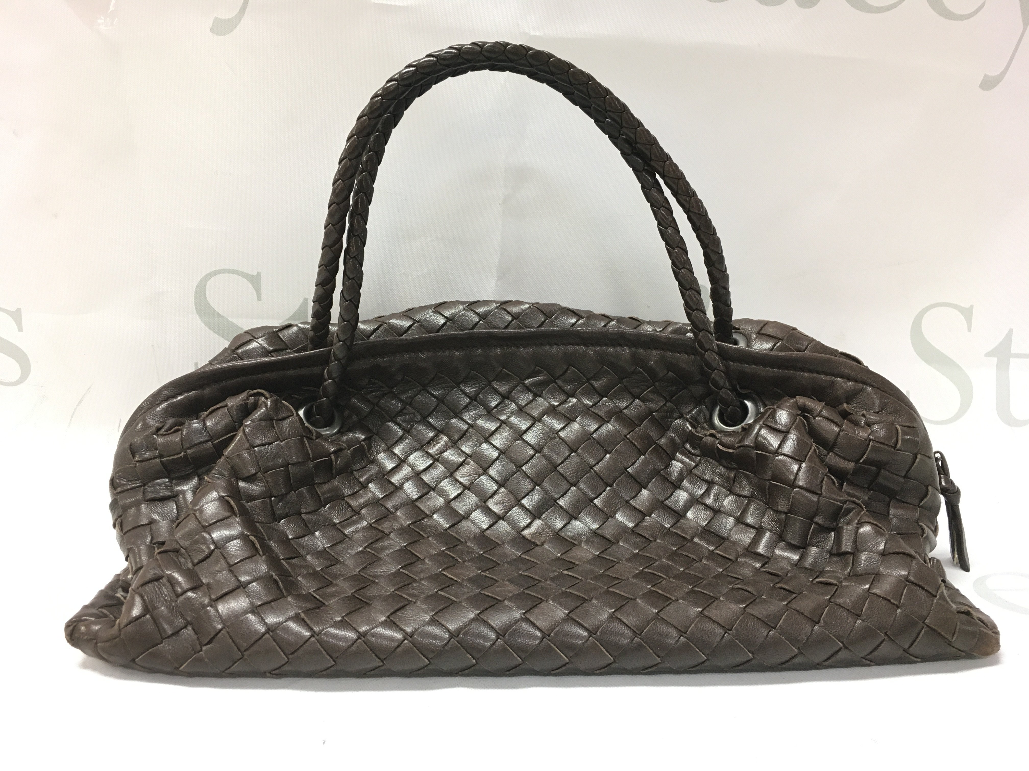 Bottega Veneta Intrecciato Brown leather bag. Postage cat B
