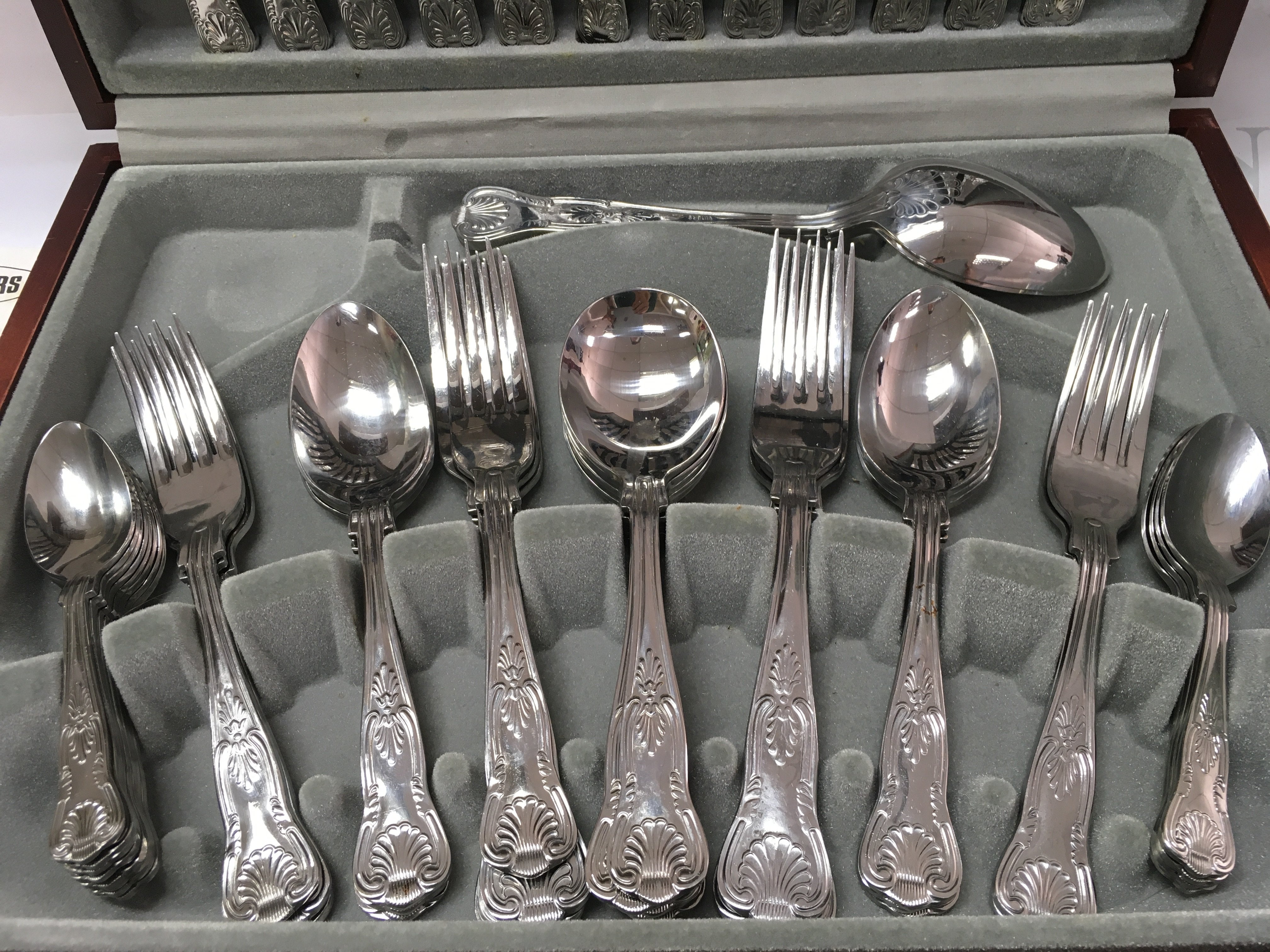 A canteen of viners cutlery.Postage C- NO RESERVE