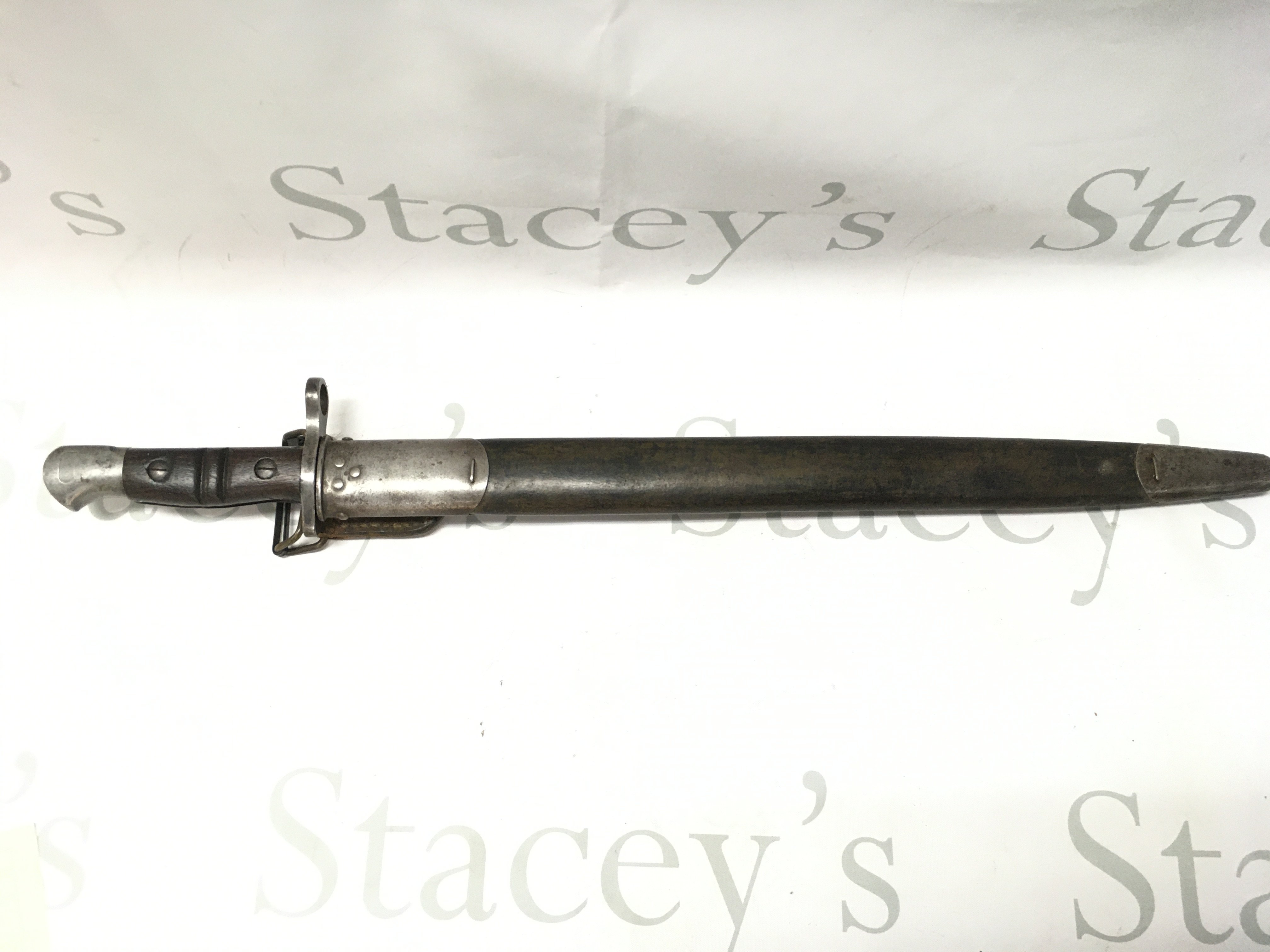 A WW1 US Remington bayonet, marked 1917. Blade 42.5cm long 55cm total length. This lot cannot be posted