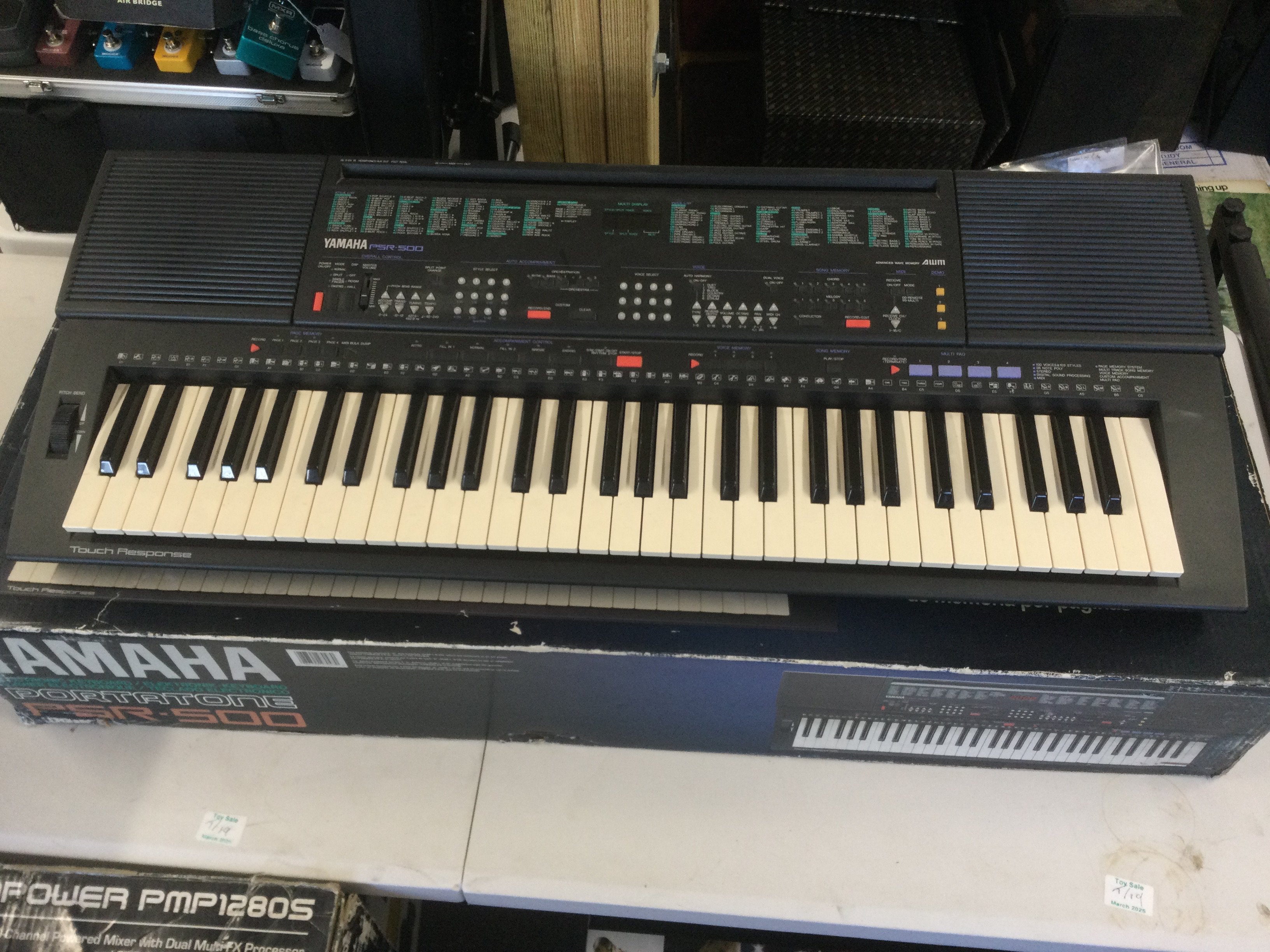 Two Yamaha keyboards comprising a PSR 500 and a PSR SQ16.