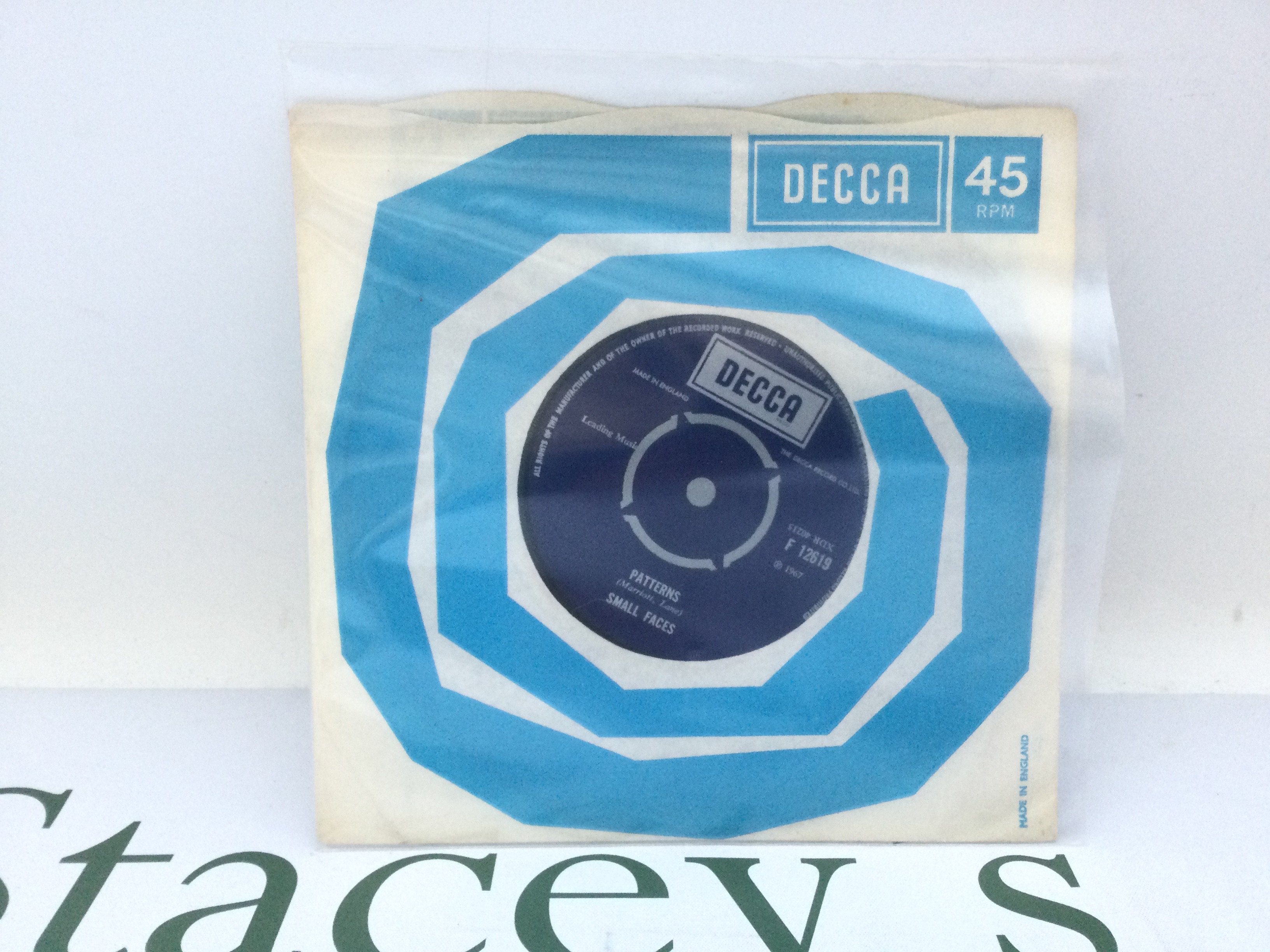 A first UK pressing of 'Patterns' b/w 'E Too D' by Small Faces, F 12619. Feelable scratch on Side 2.