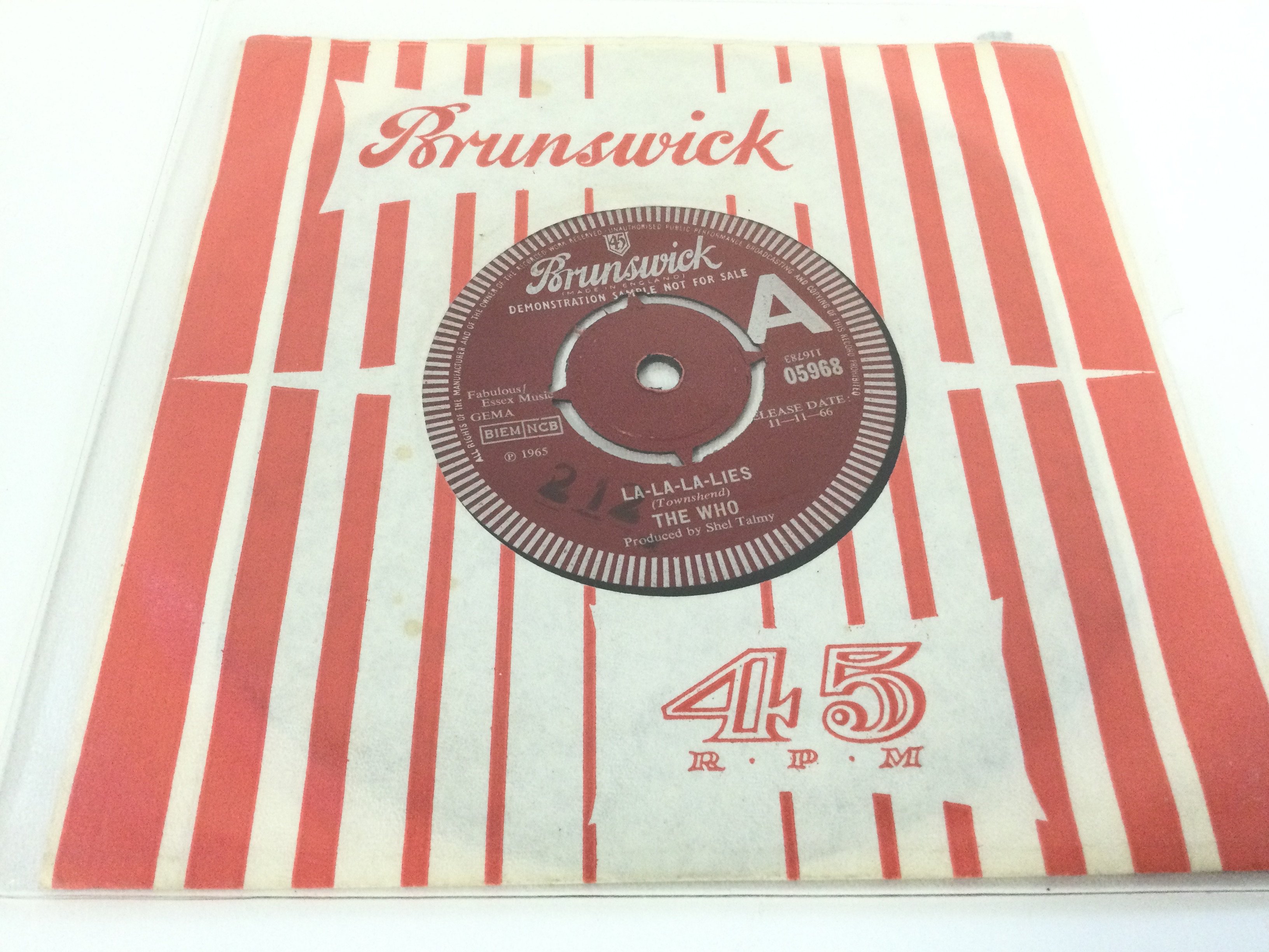 A rare 1966 UK demo of 'La La La Lies' b/w 'The Good's Gone' by The Who. Brunswick 05968. EX/EX. Some writing on centre labels.