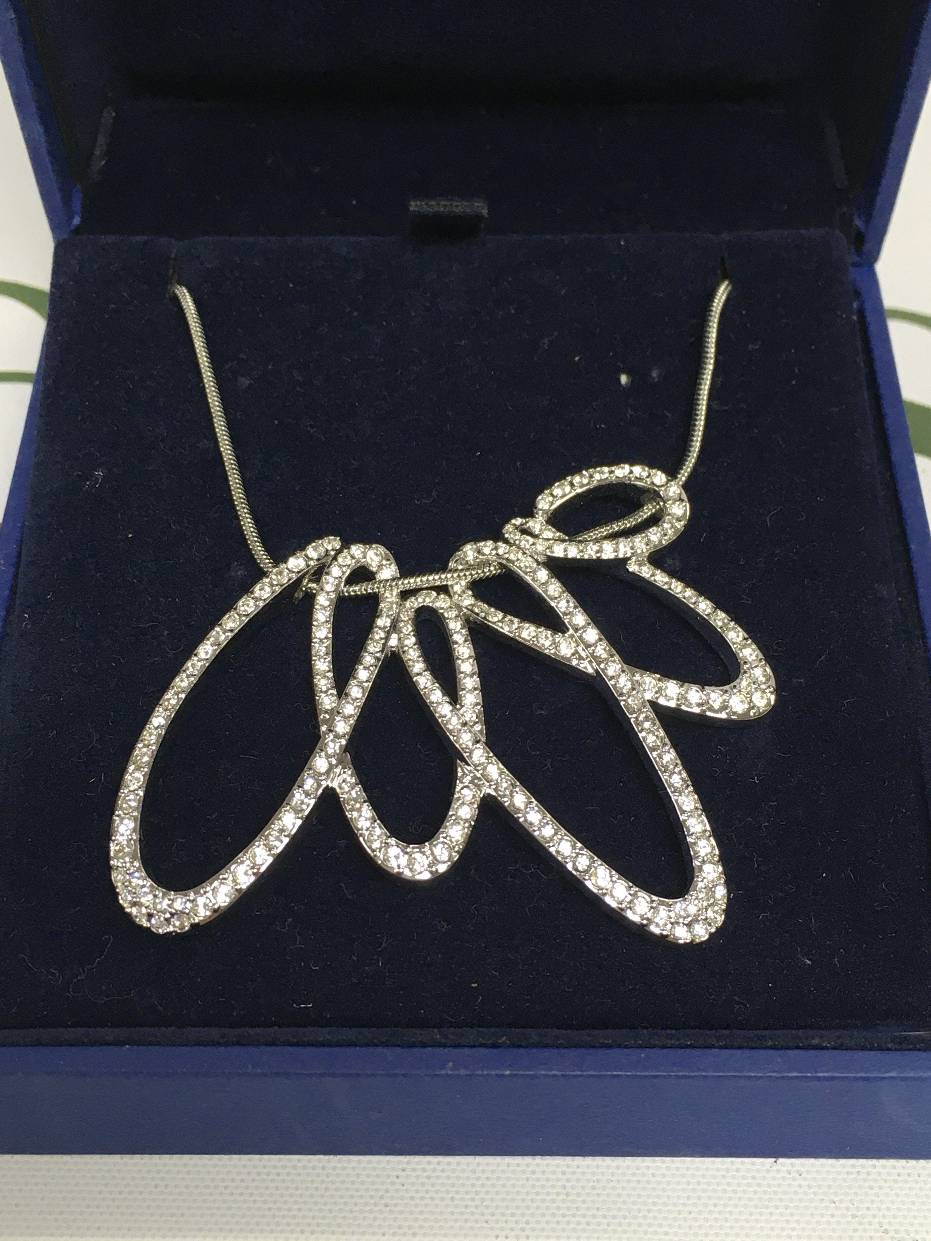 A Swarovski ladies fancy style necklace.