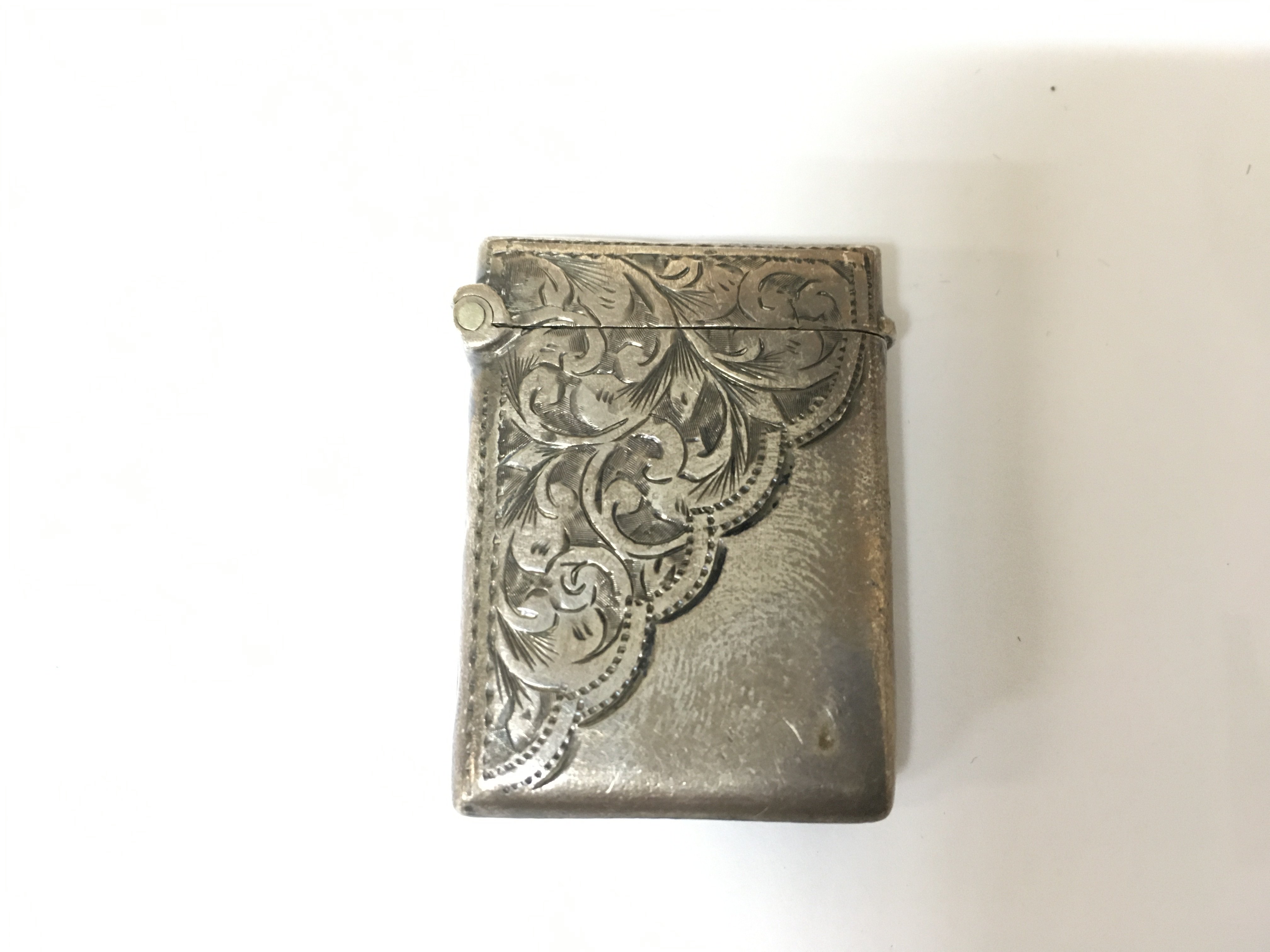 A silver vesta case Approx 15g