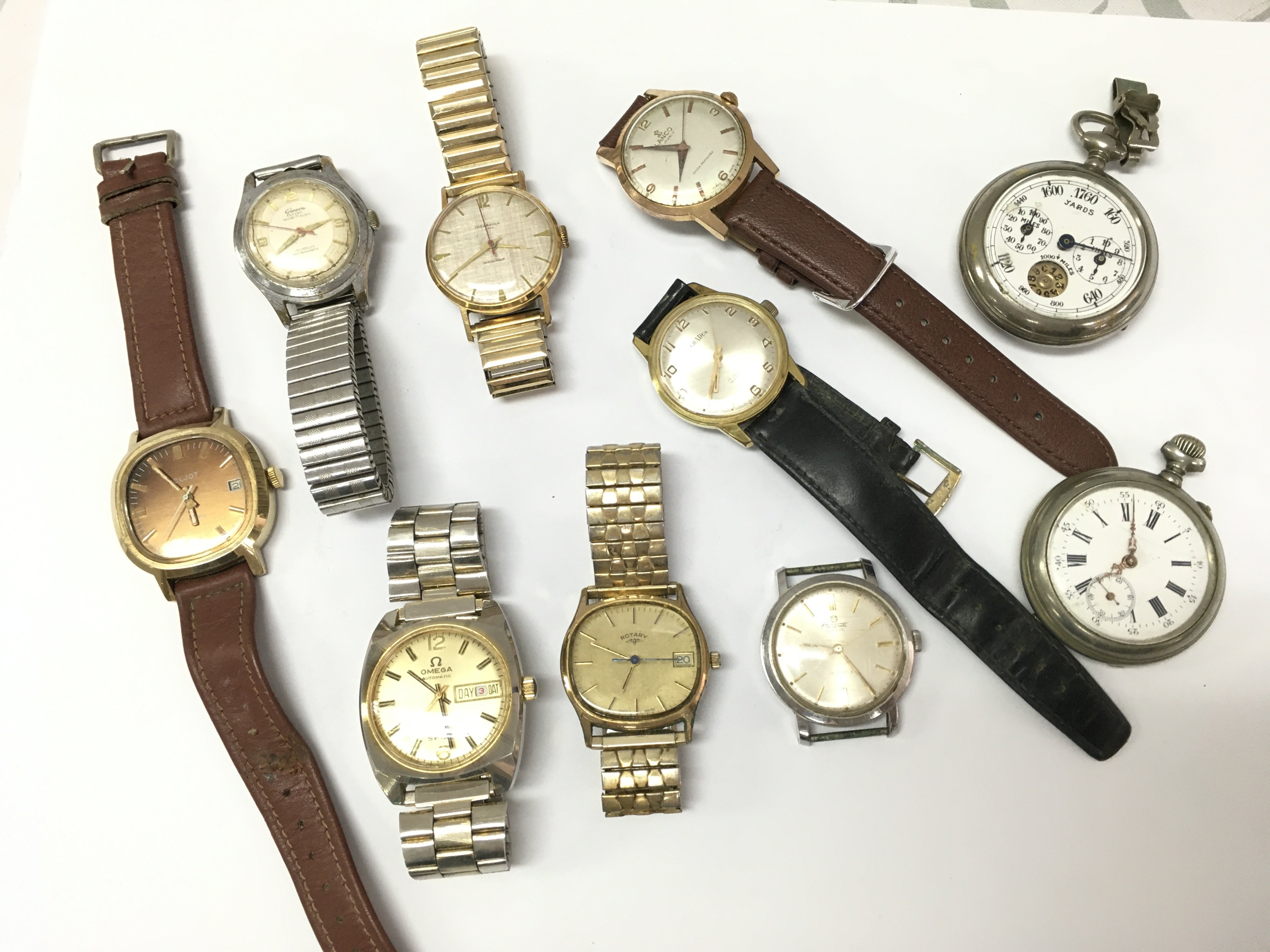 A Collection of vintage Gents watches , some seen working. Postage category A