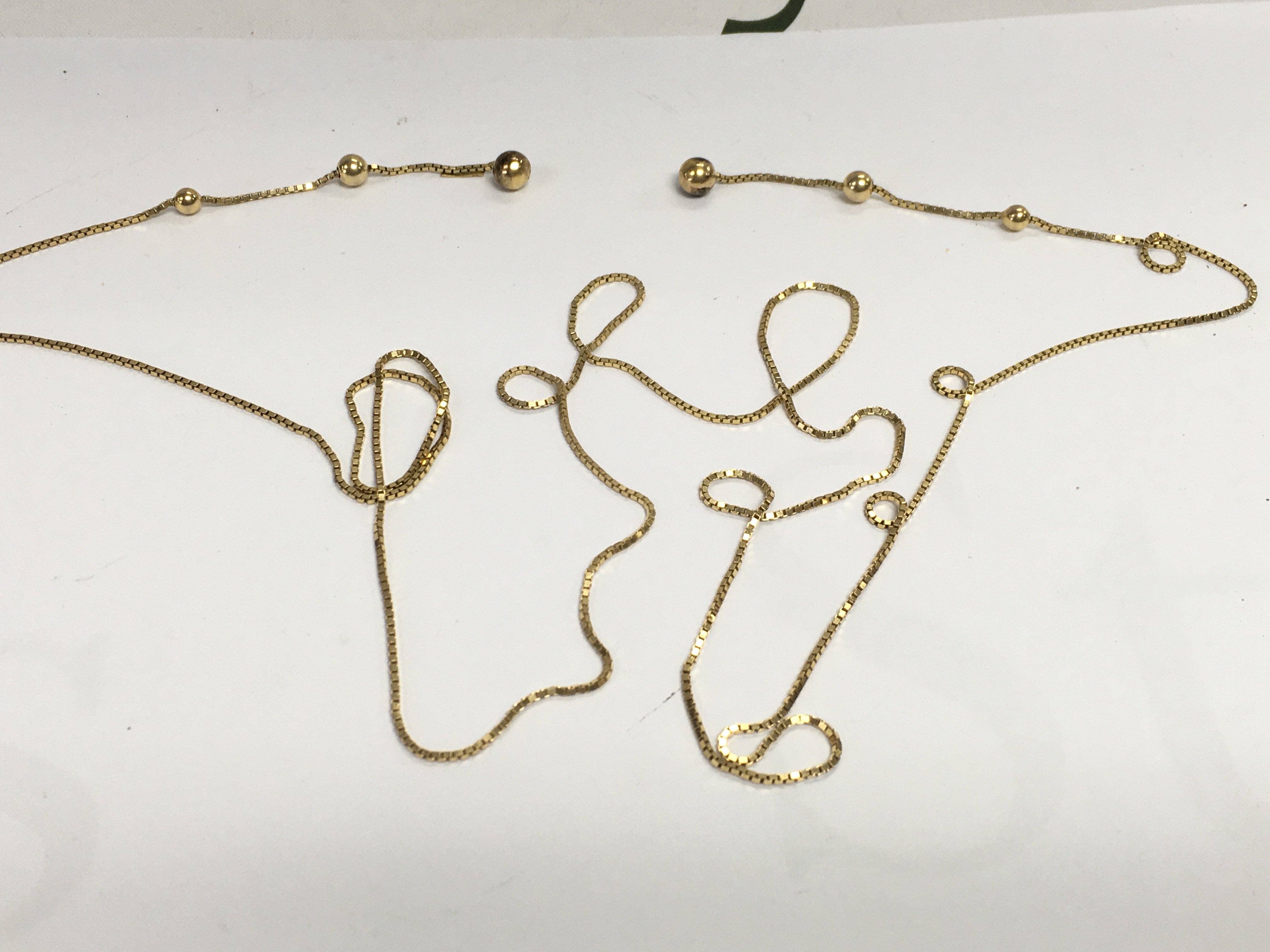 An 8ct gold chain. 8.44g Postage A