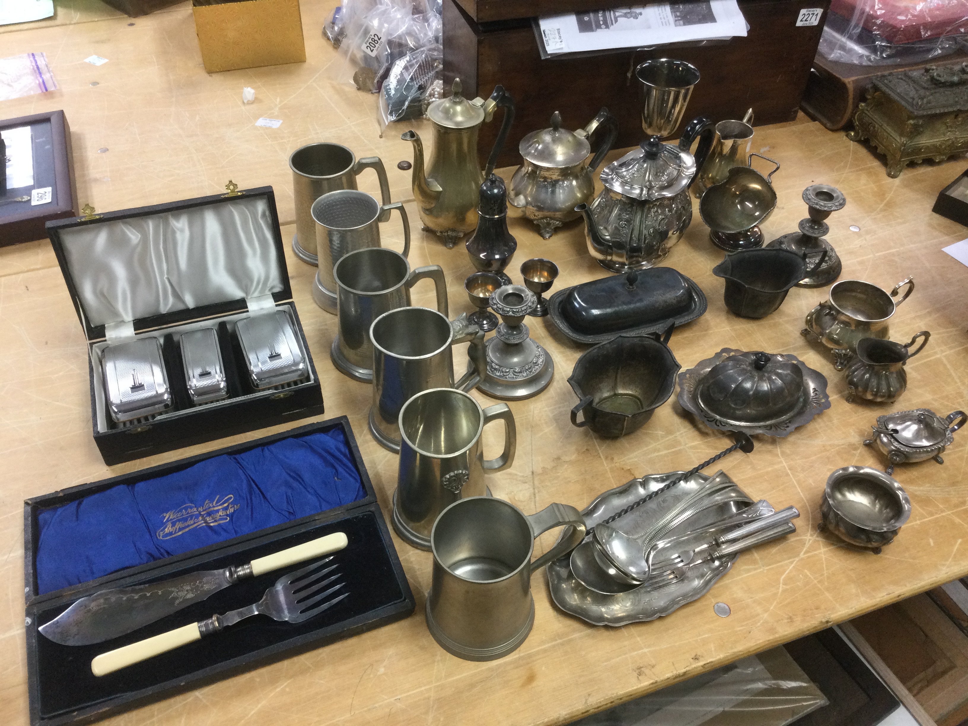 A collection of silver plated and metalware items. Shipping category D.