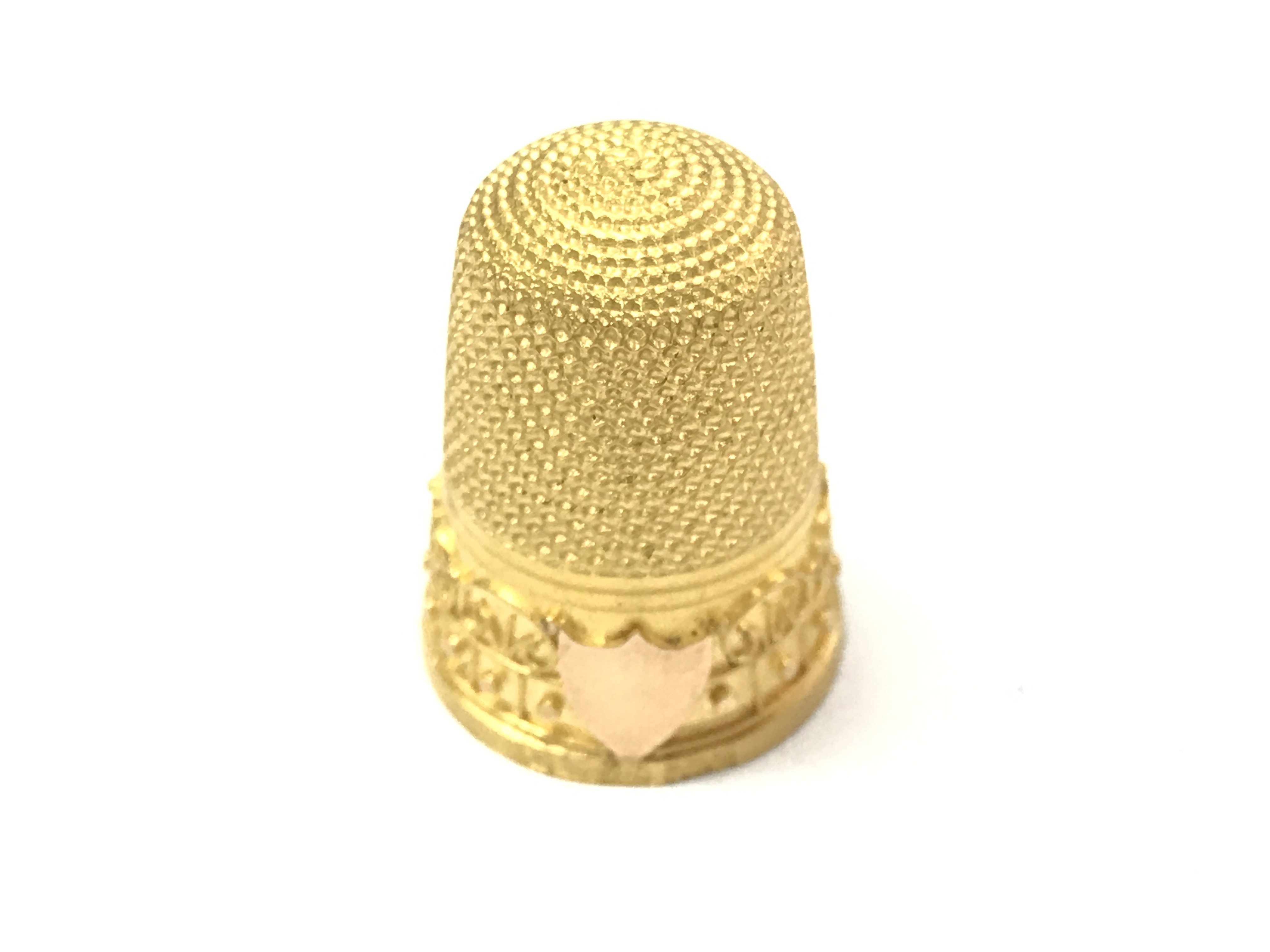 A 15ct gold thimble 6g Postage A