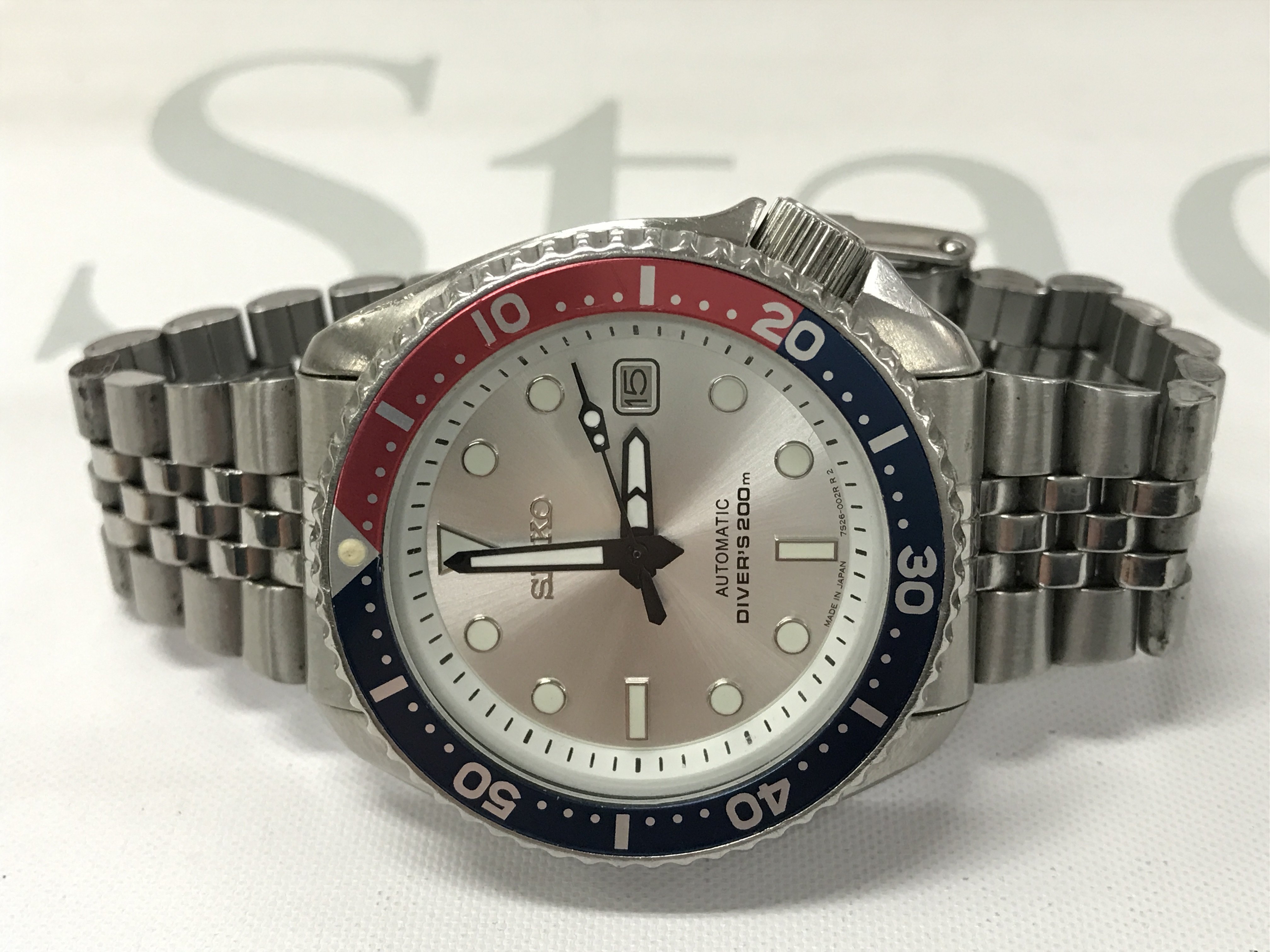 A Seiko Automatic Gents divers 200m watch . Postage category A