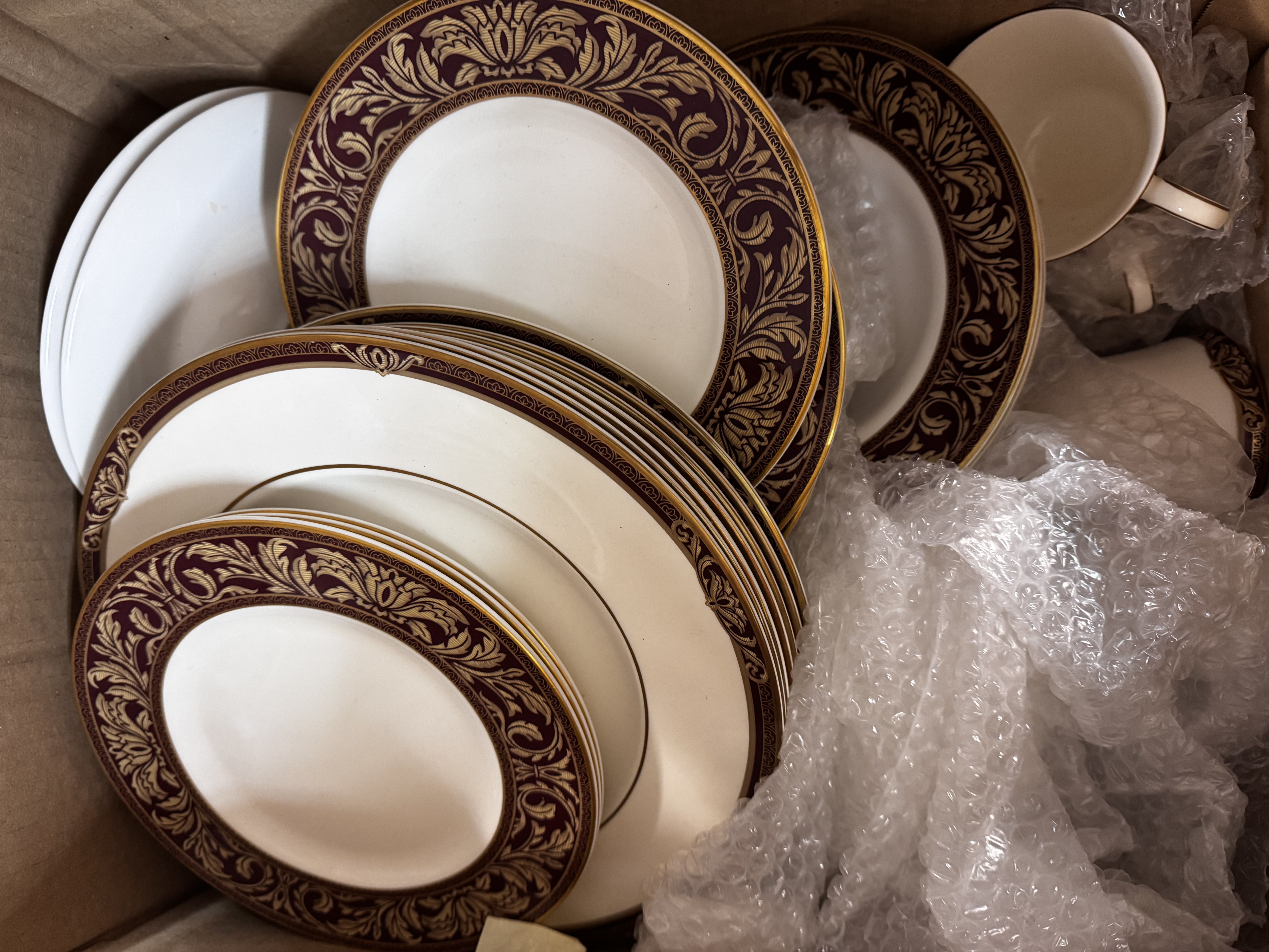 An extensive collection of Royal Doulton Tennyson (mostly 2nd quality) dinner china etc.