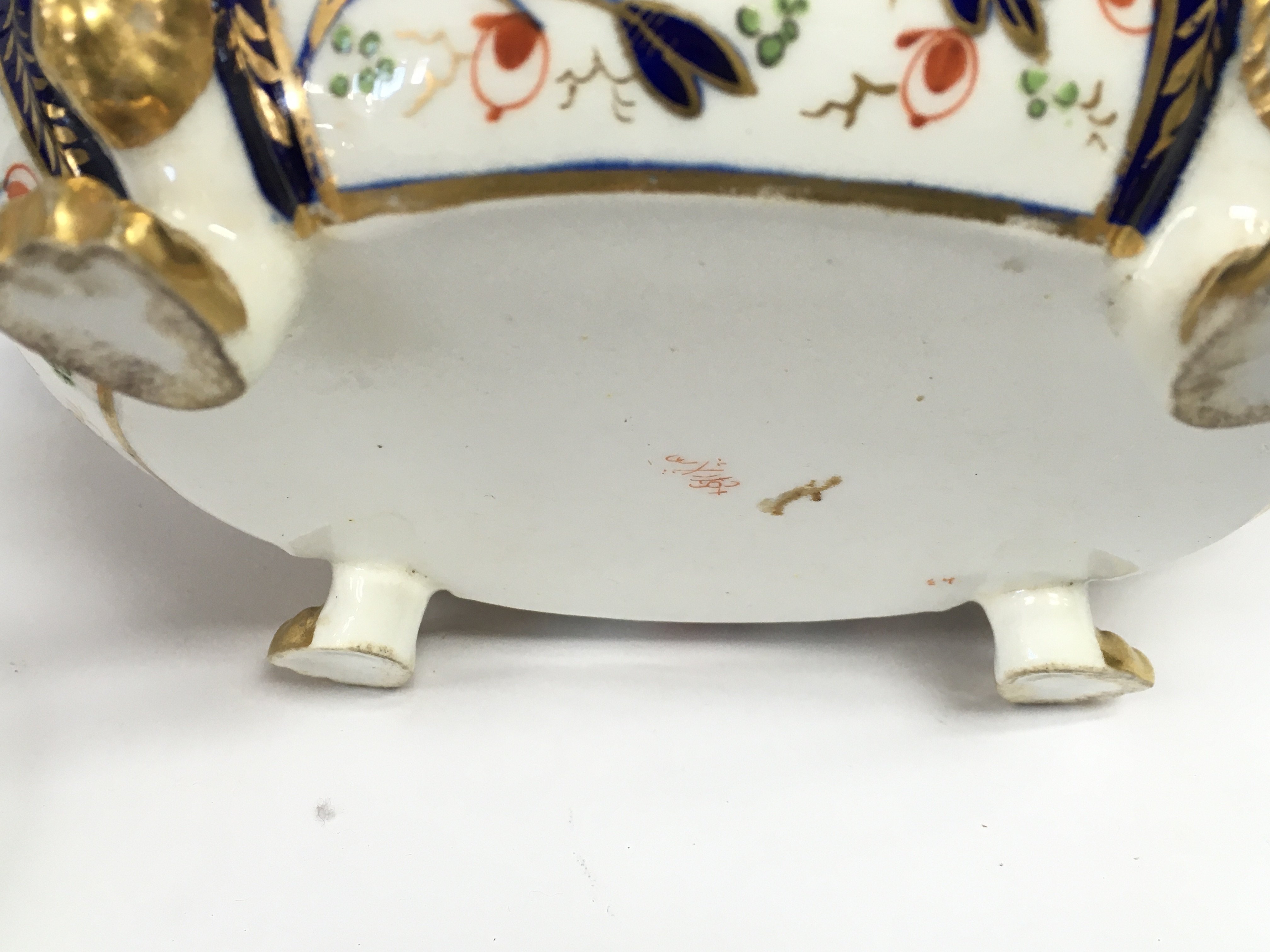 A Royal crown Derby Imari tureen. Some repairs noted.