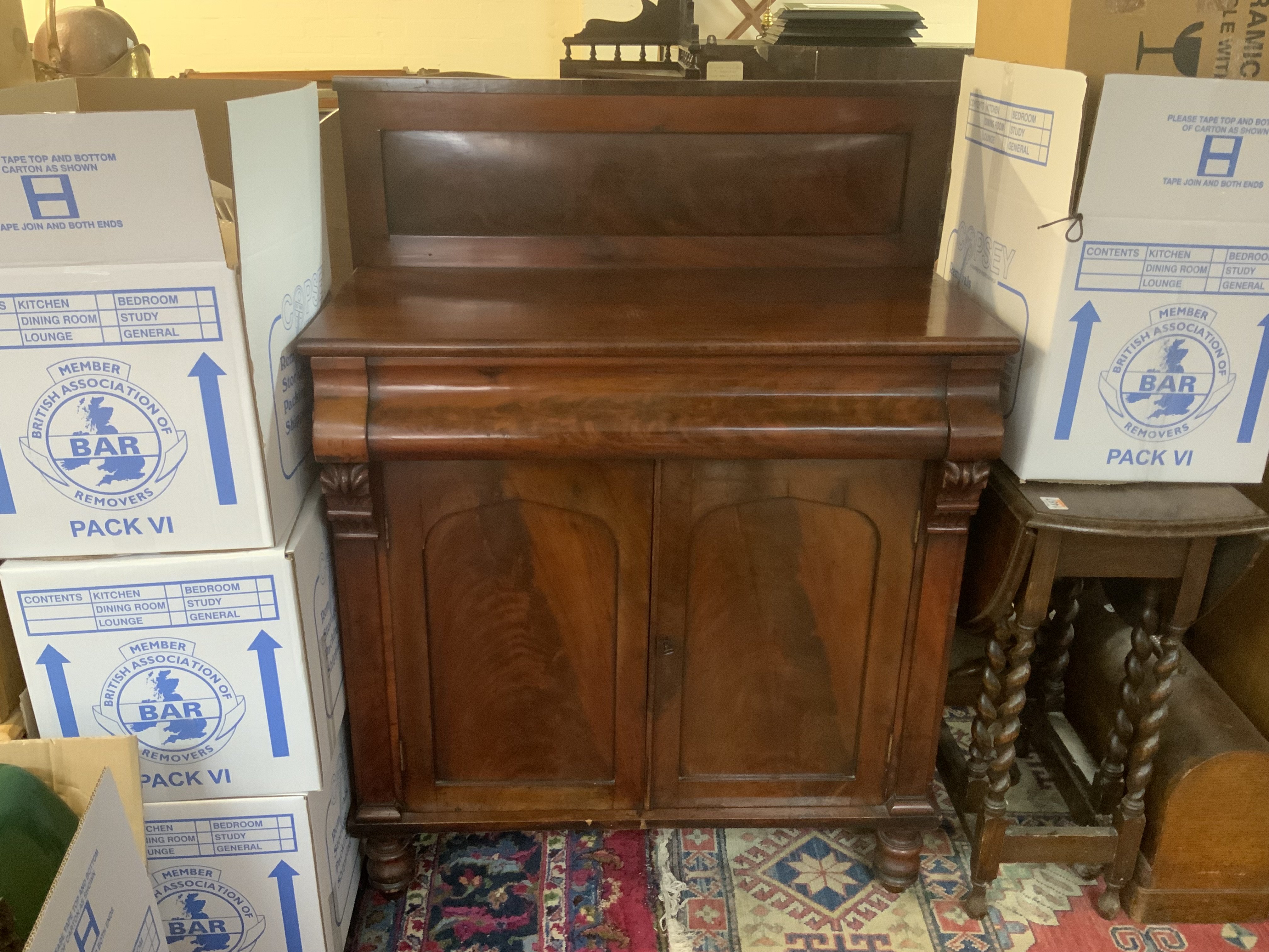 A small Victorian mahogany veneered Buffett sideboard. 91cm x 123cm x 45cm