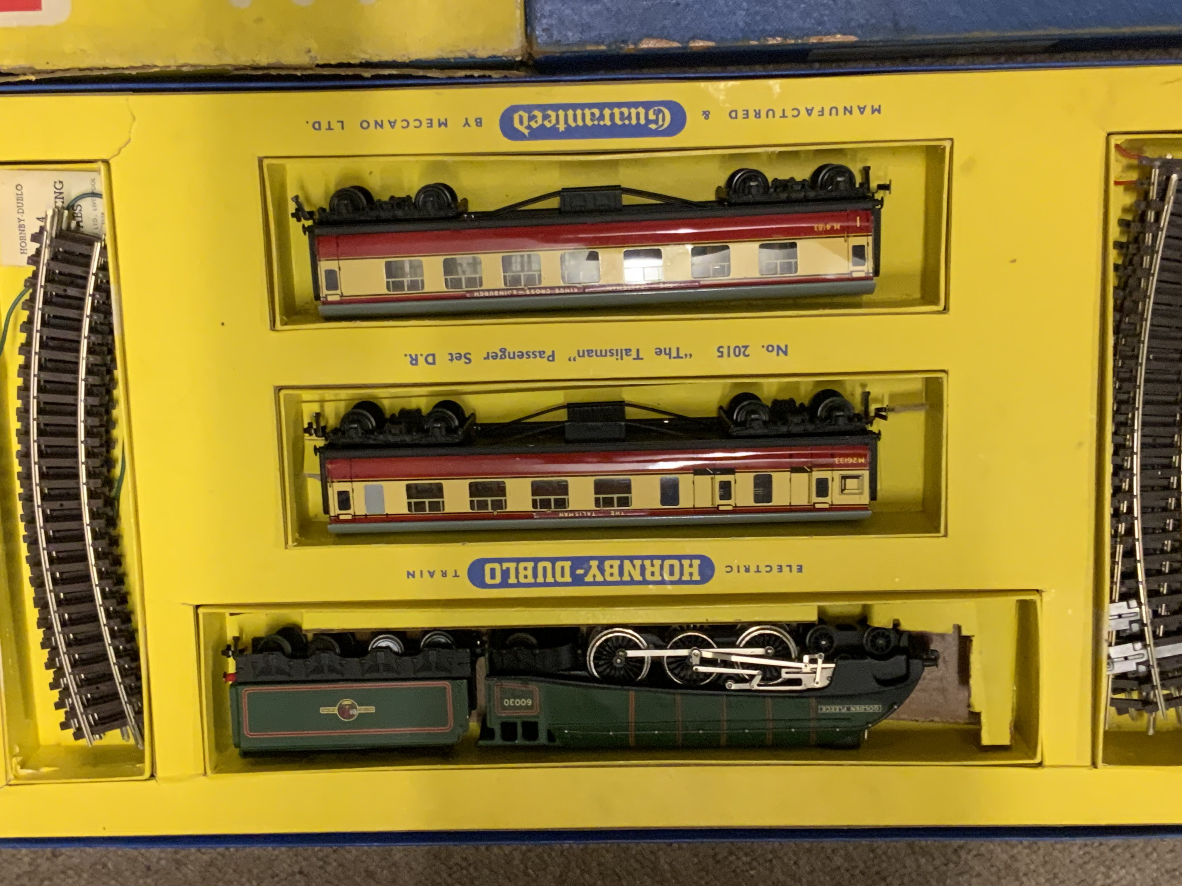 Hornby Dublo Set 2006 0-6-0 tank goods train, EDG17, together with 2 boxes of train tracks and accessories.