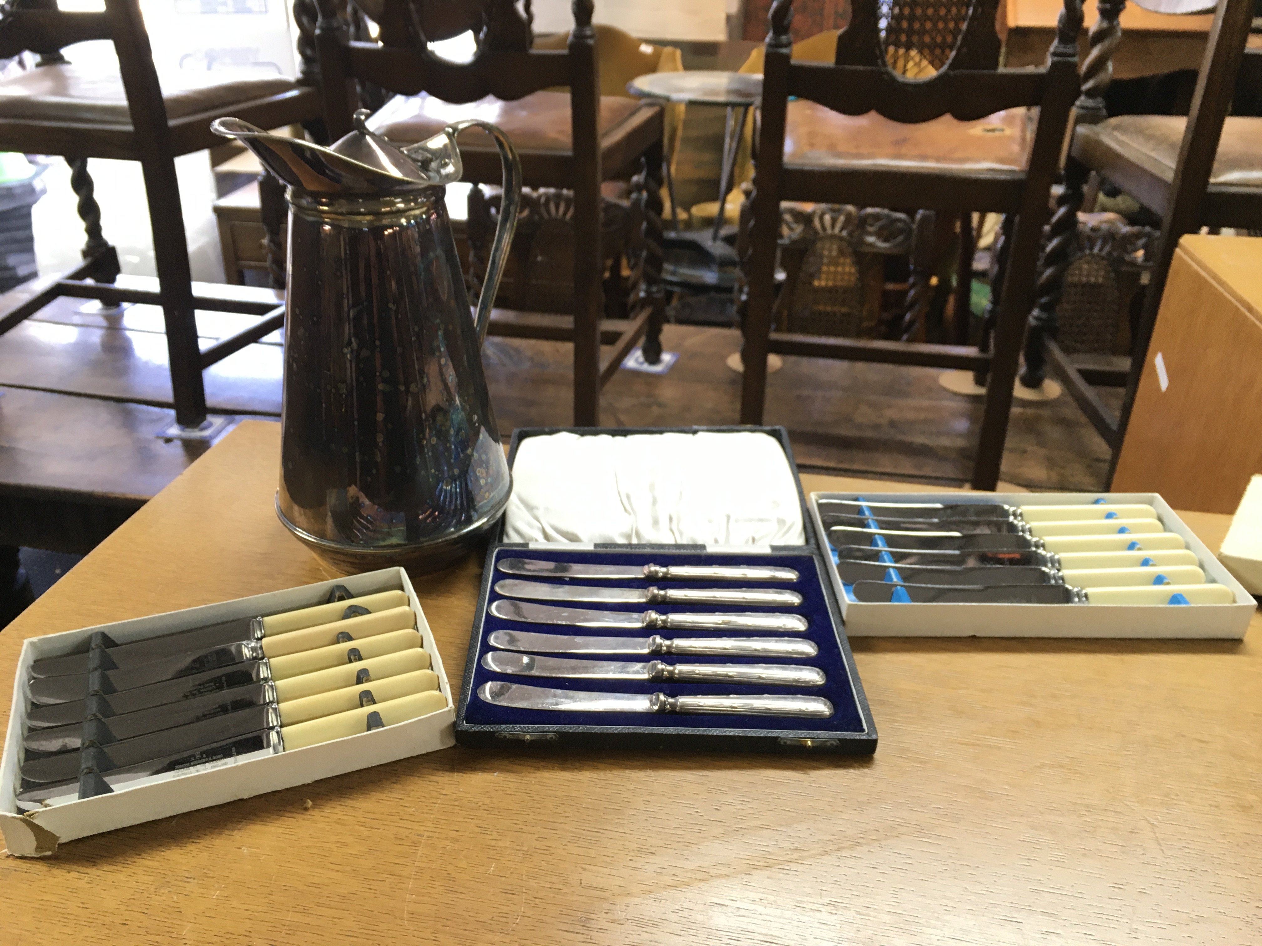 A collection of silver plated items including boxed cutlery- NO RESERVE