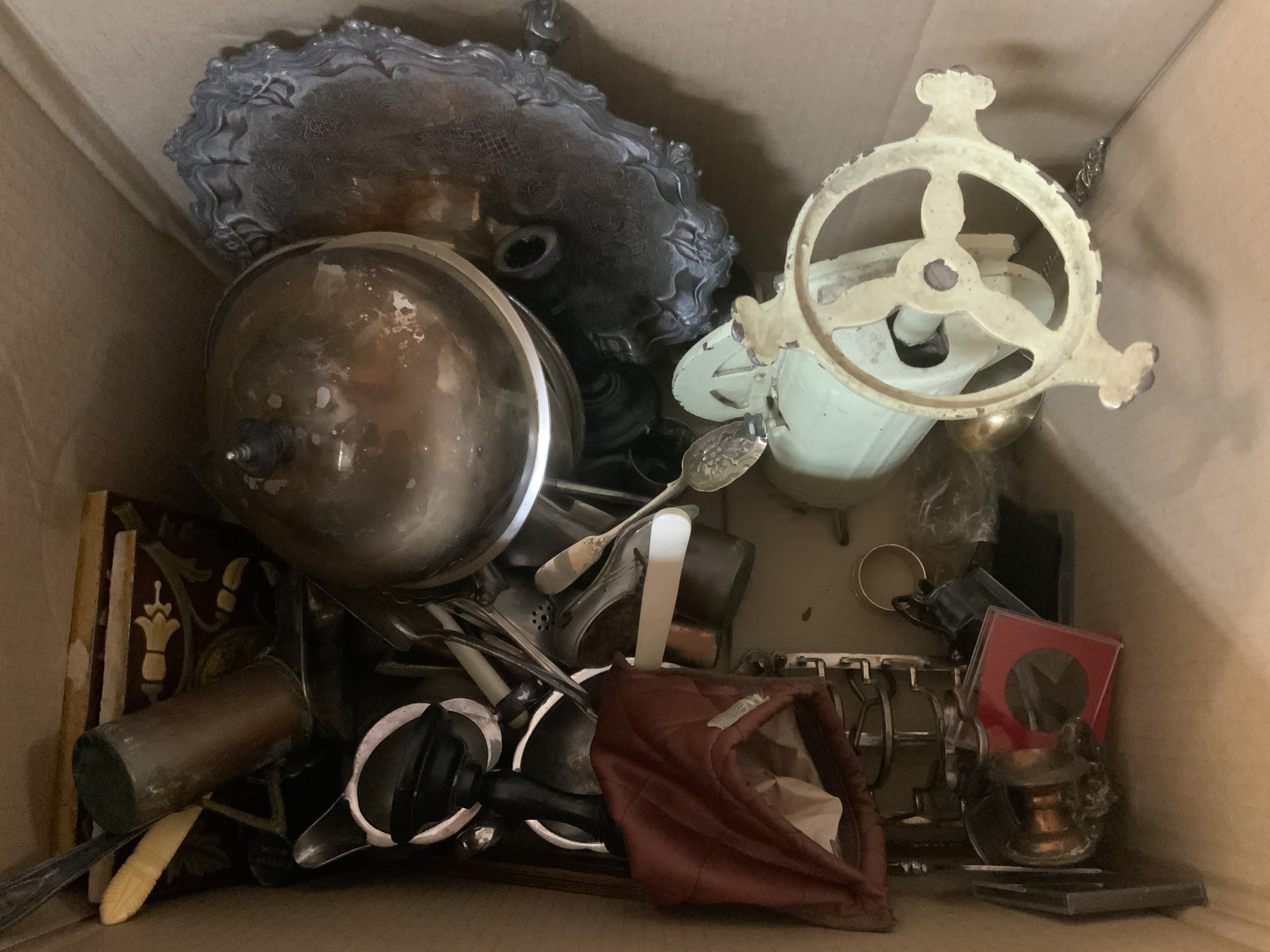 A large collection of silver plate and mixed odds. (D)