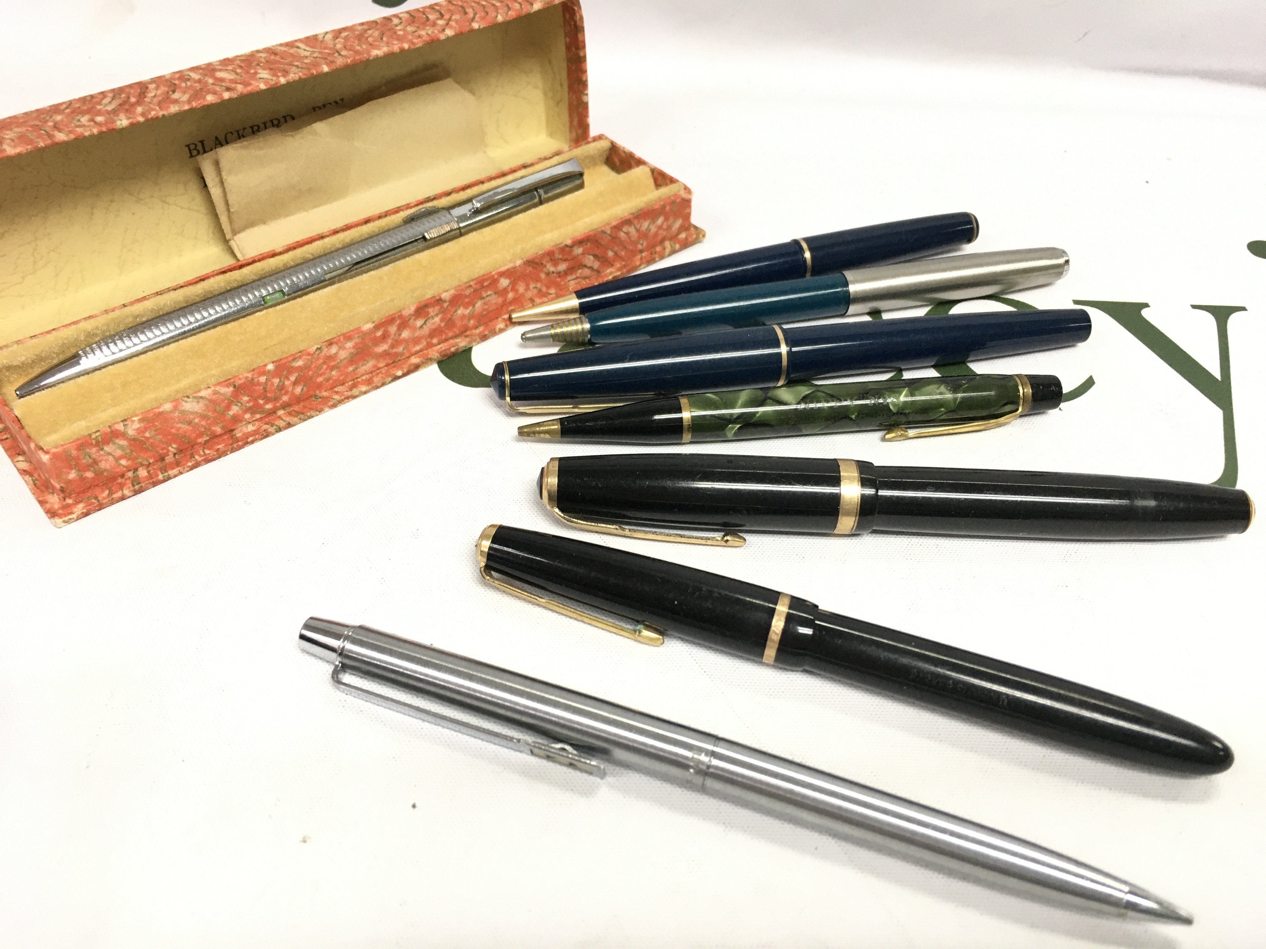 A collection of vintage pens including Parker, Paper mate, Super Golmet. Postage category B