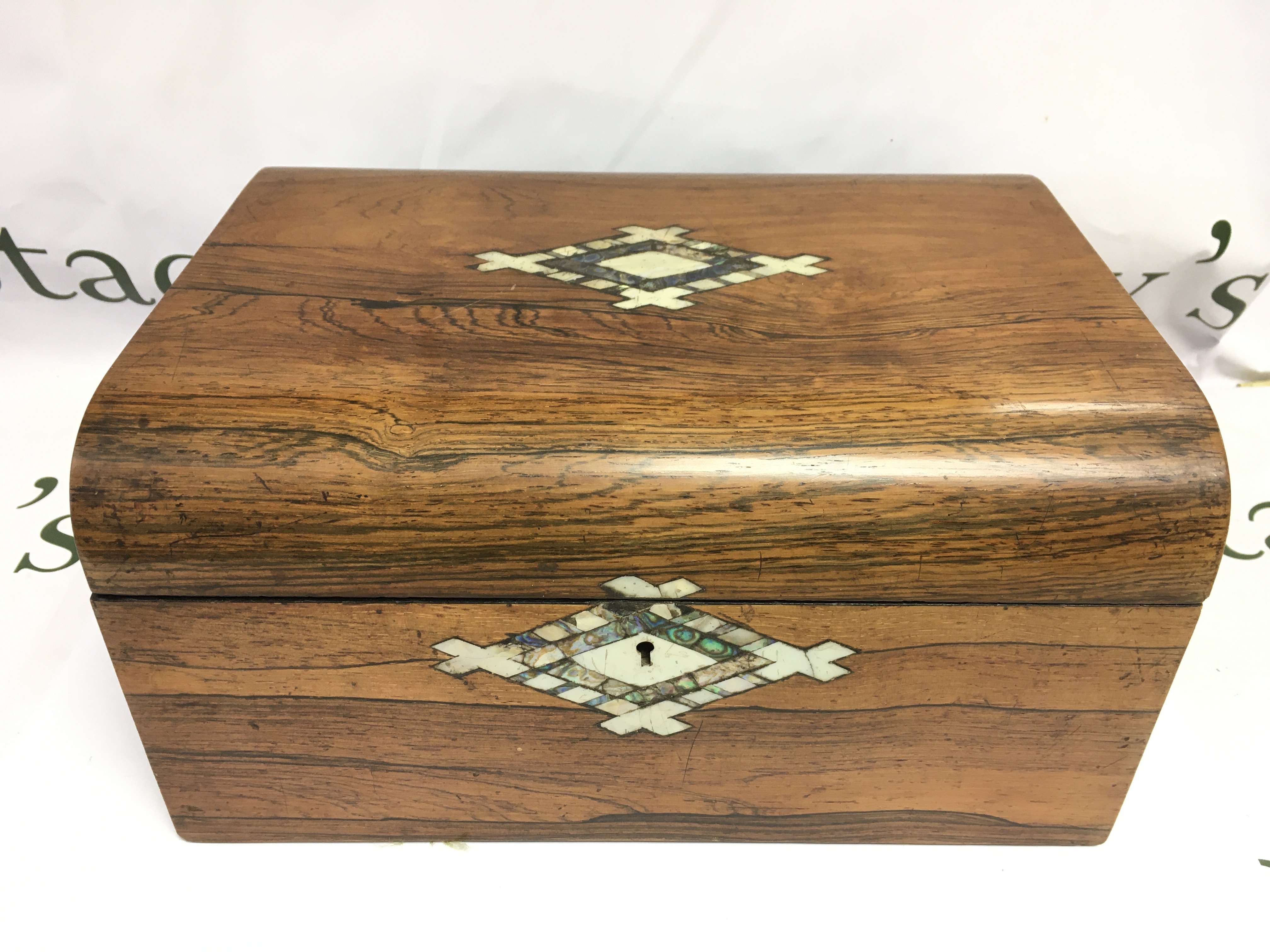 A rosewood work box 30w x 22d x 16h cm