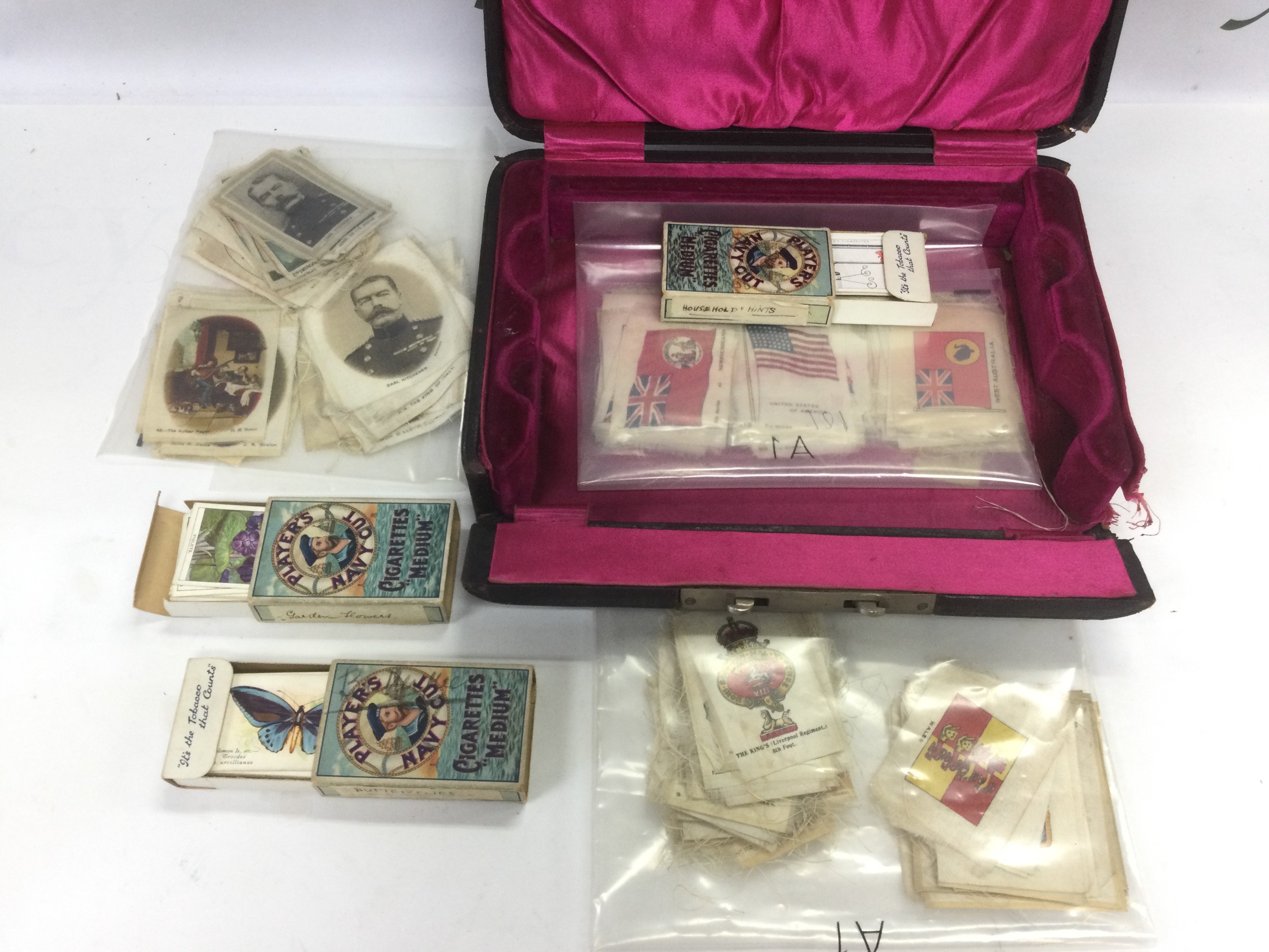 A collection of mixed cigarette cards including WW1 silk examples. Shipping category B.