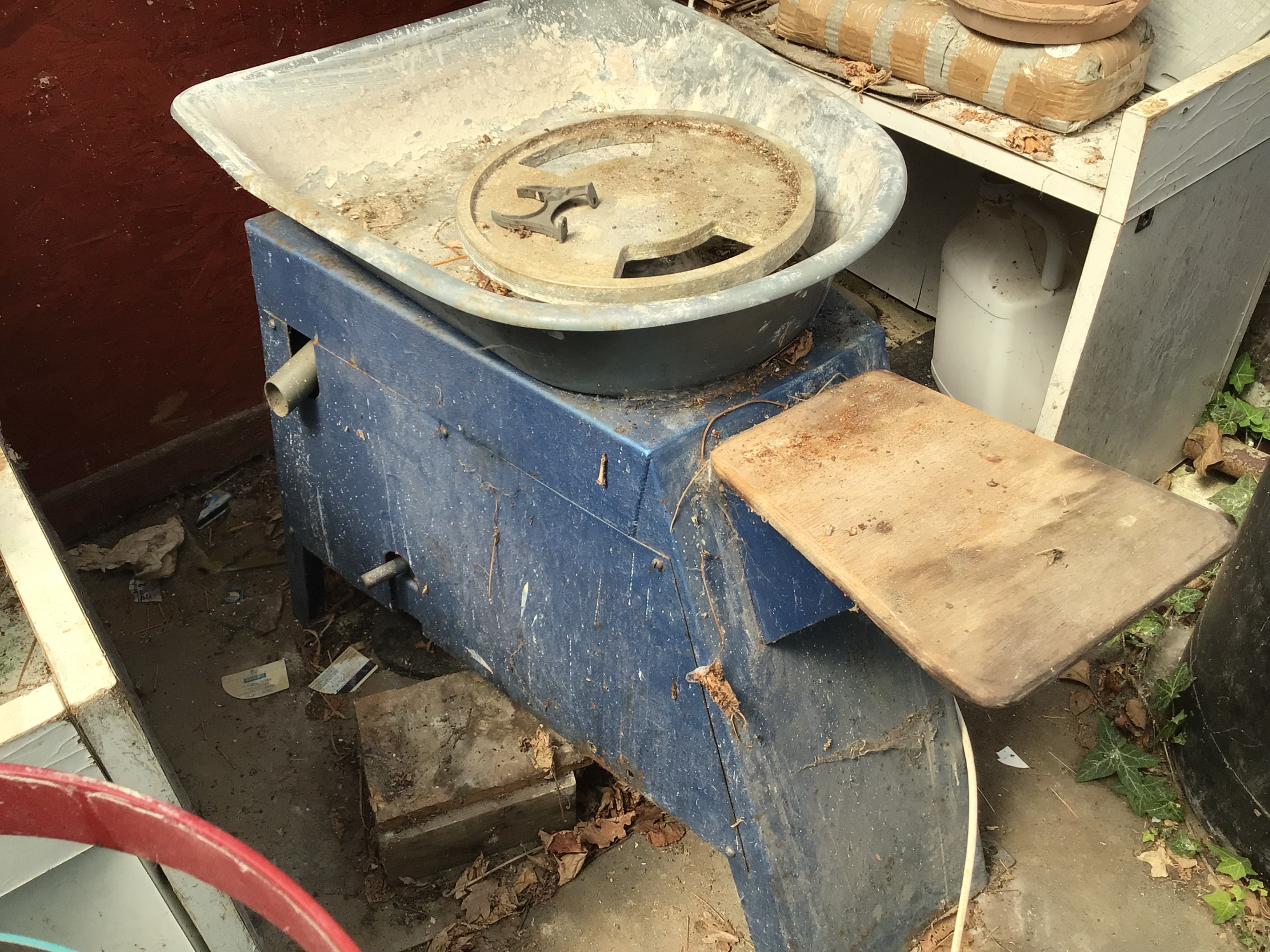 An electric clay potters wheel. Needs maintenance refreshing.