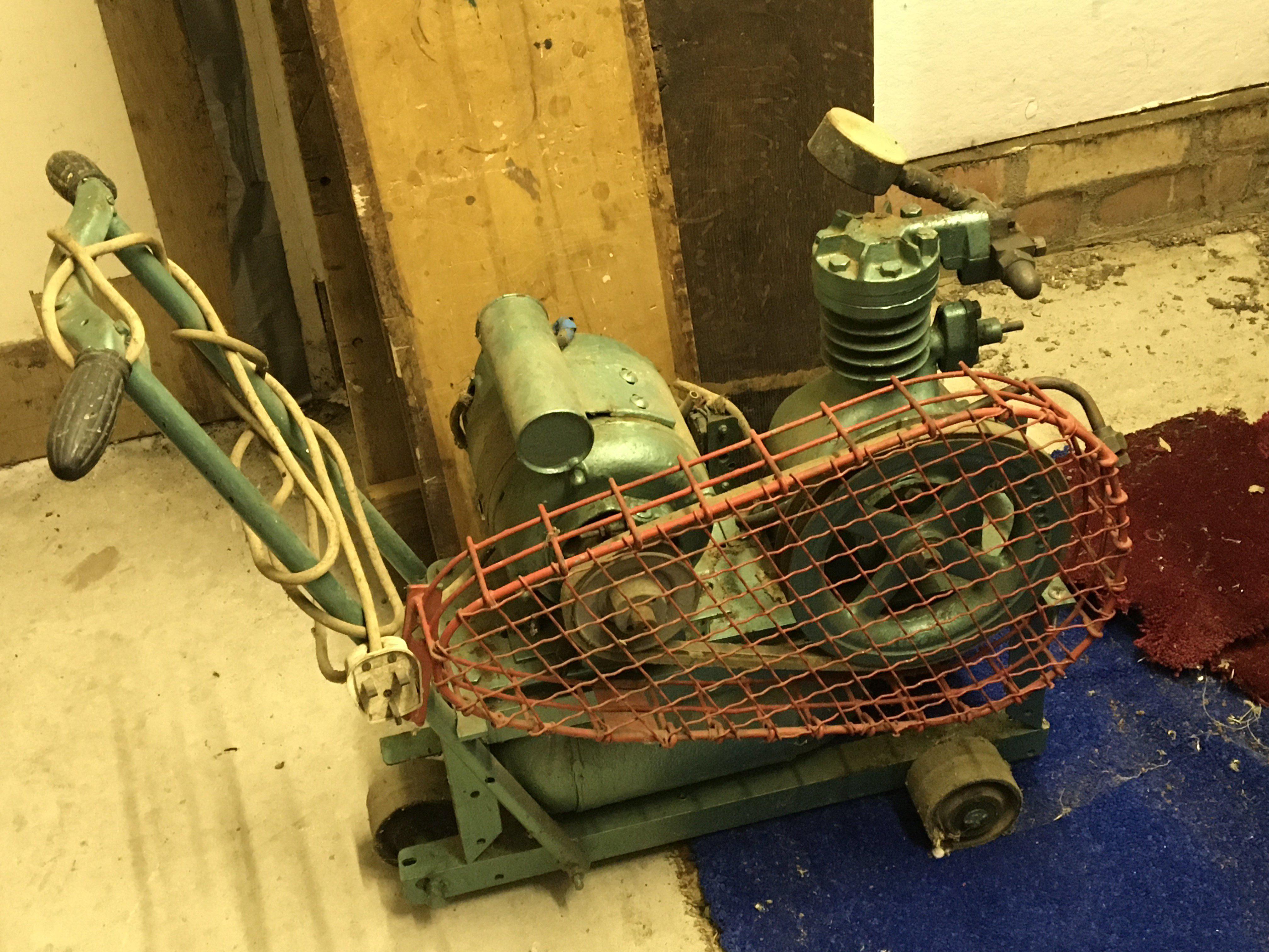 An Air compressor lightly used good condition. Viewing by appointment sold in situ buyer to collect RM15 South Ockendon.