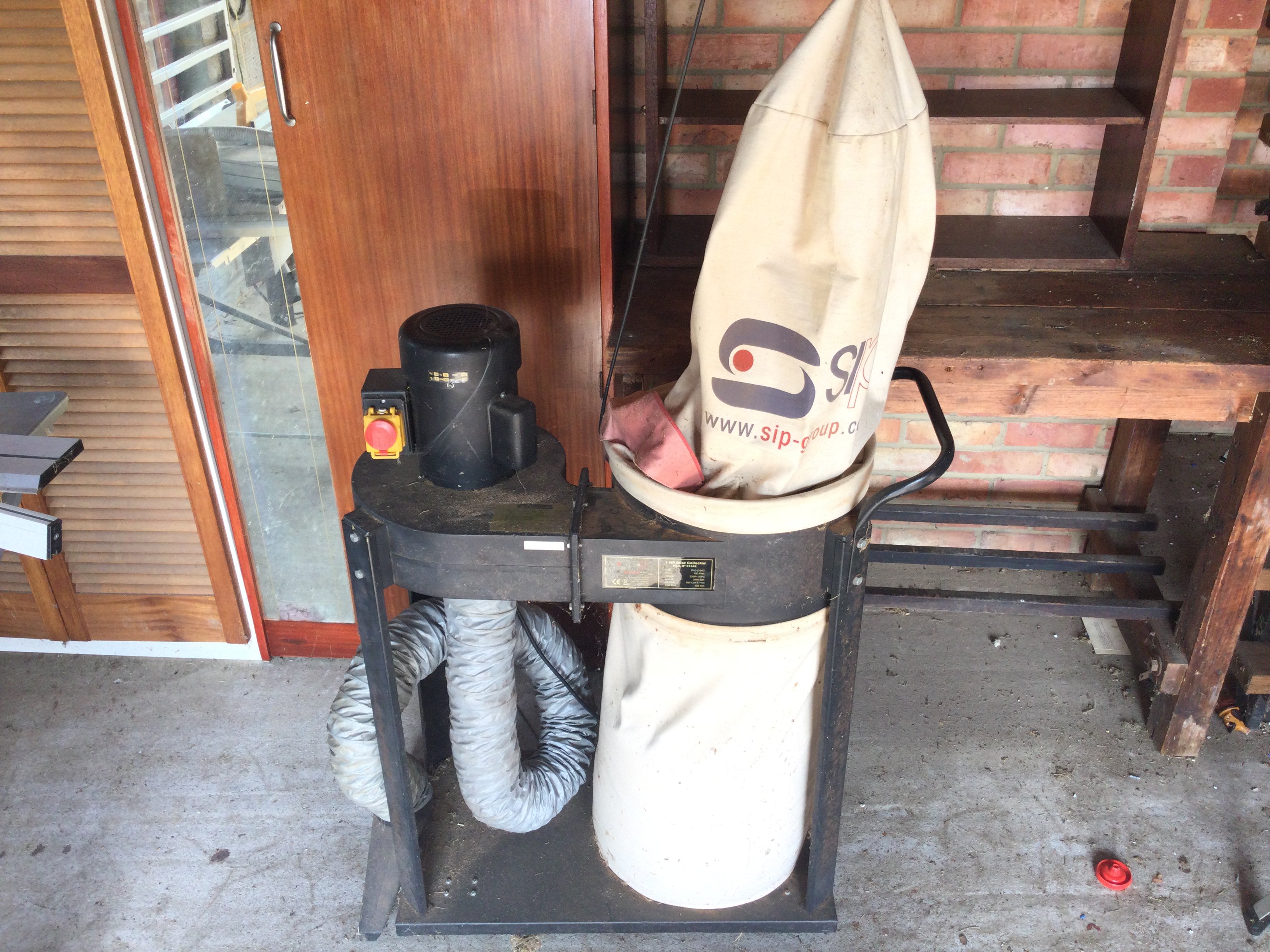 A 1hp workshop dust collector on wheels. Items sold in situ. Viewing on location in Woodham Mortimer by appointment contact office to arrange.