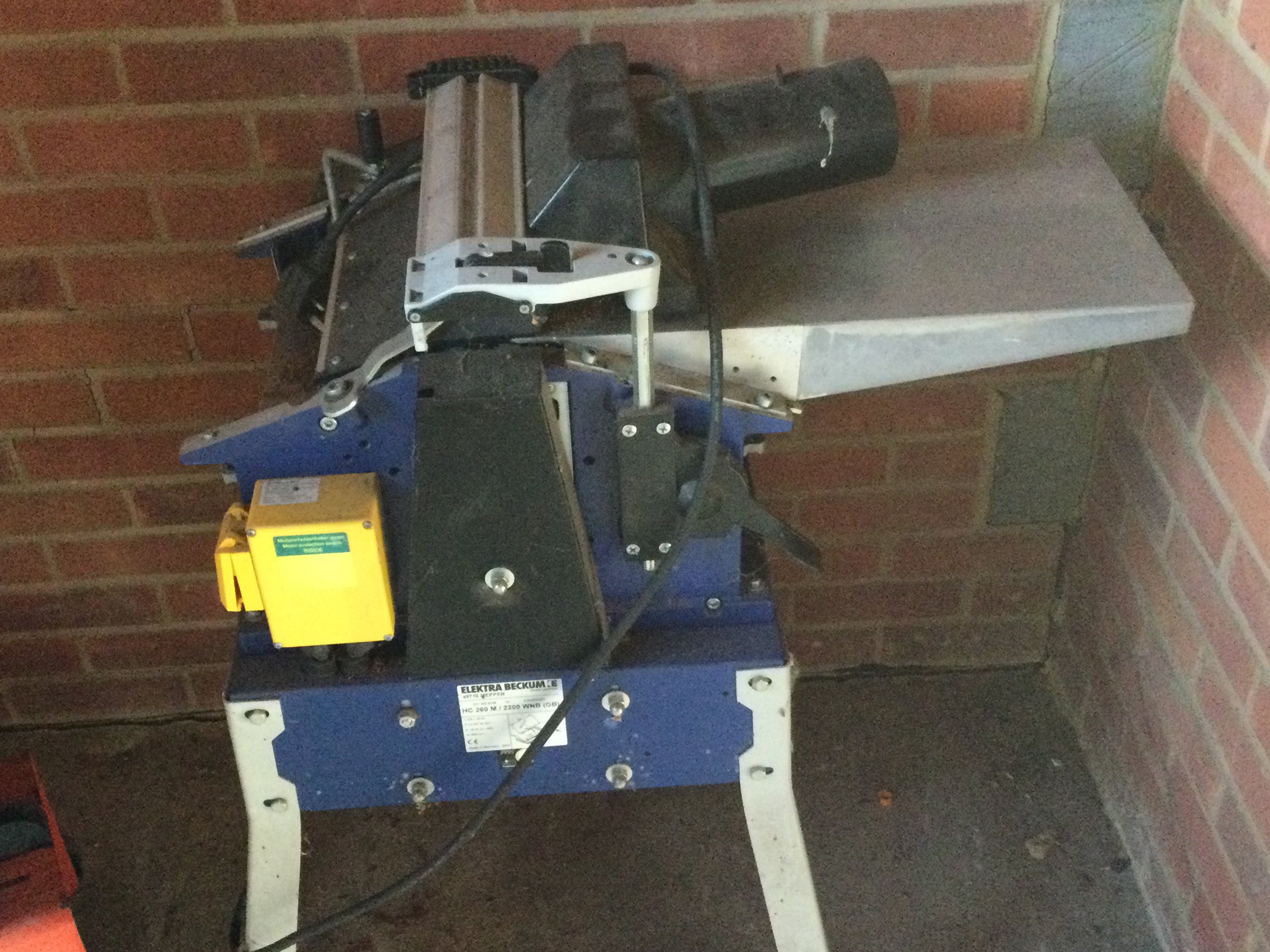 An Elektra Beckum HC 260 M planer / thicknesser. Items sold in situ. Viewing on location in Woodham Mortimer by appointment contact office to arrange.