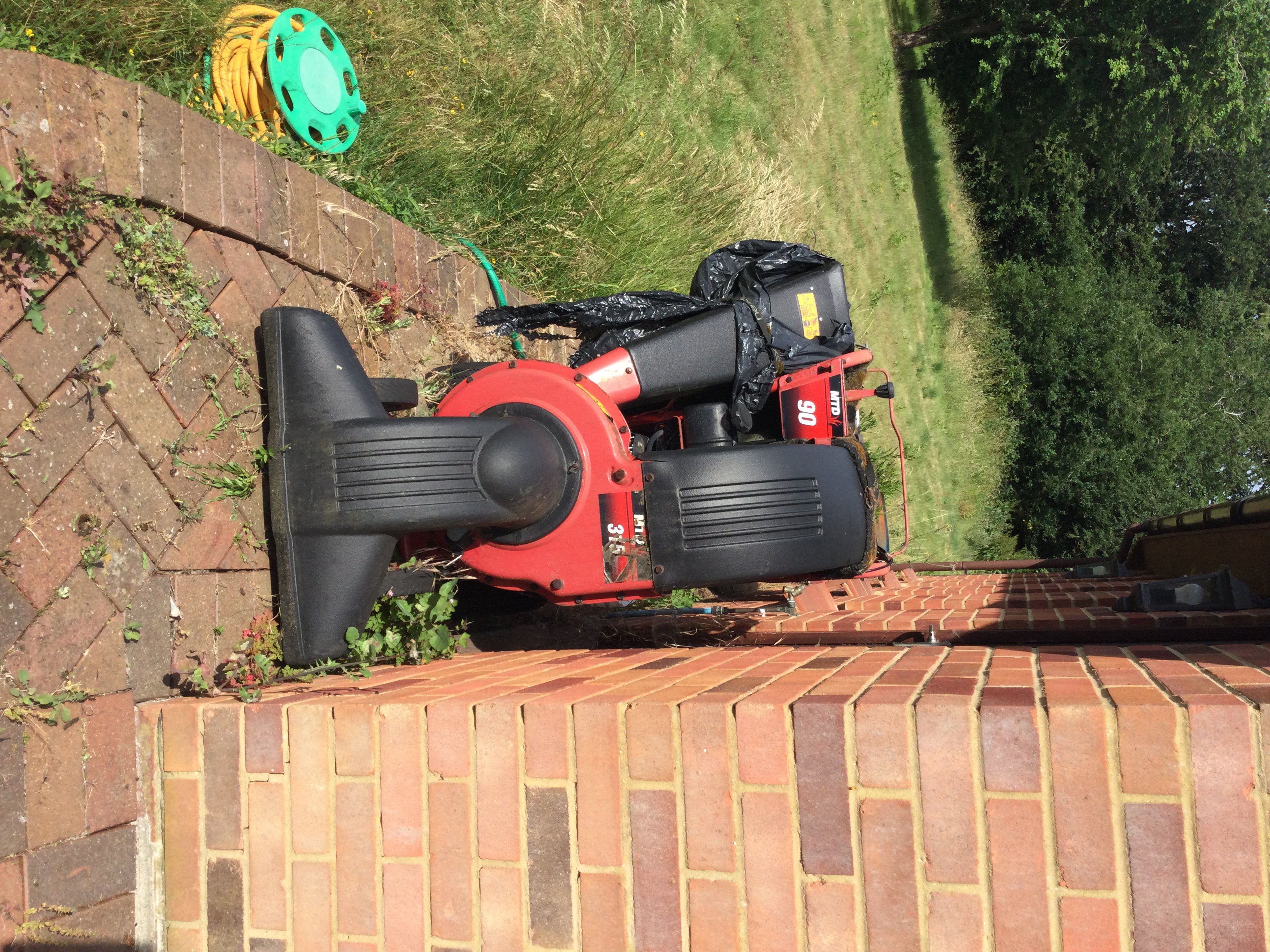 A leaf vacuum. In need of attention. Items sold in situ. Viewing on location in Woodham Mortimer by appointment contact office to arrange.