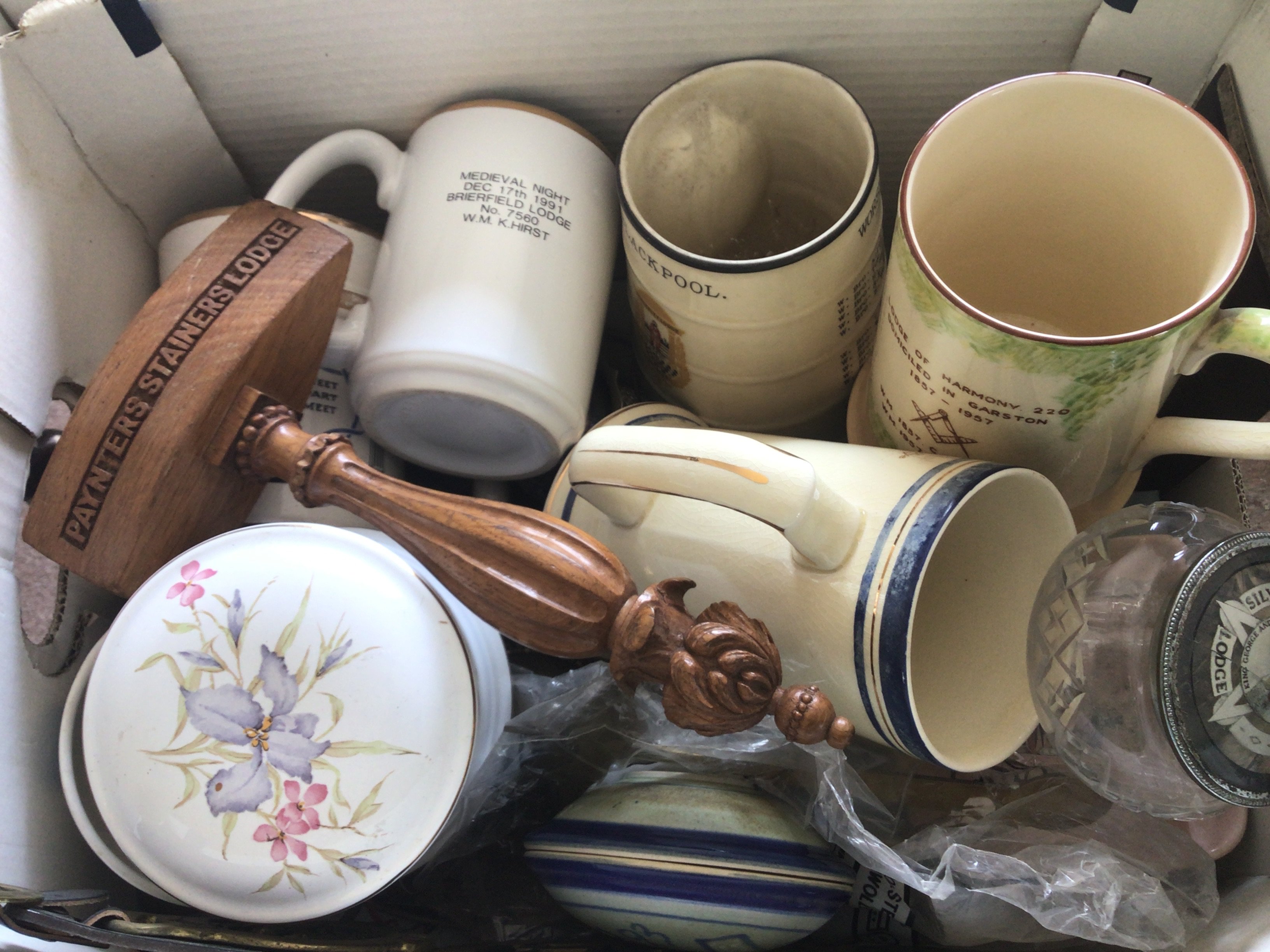 A box containing Masonic mugs and a carved wood gavel Paynters Stainers Lodge- NO RESERVE