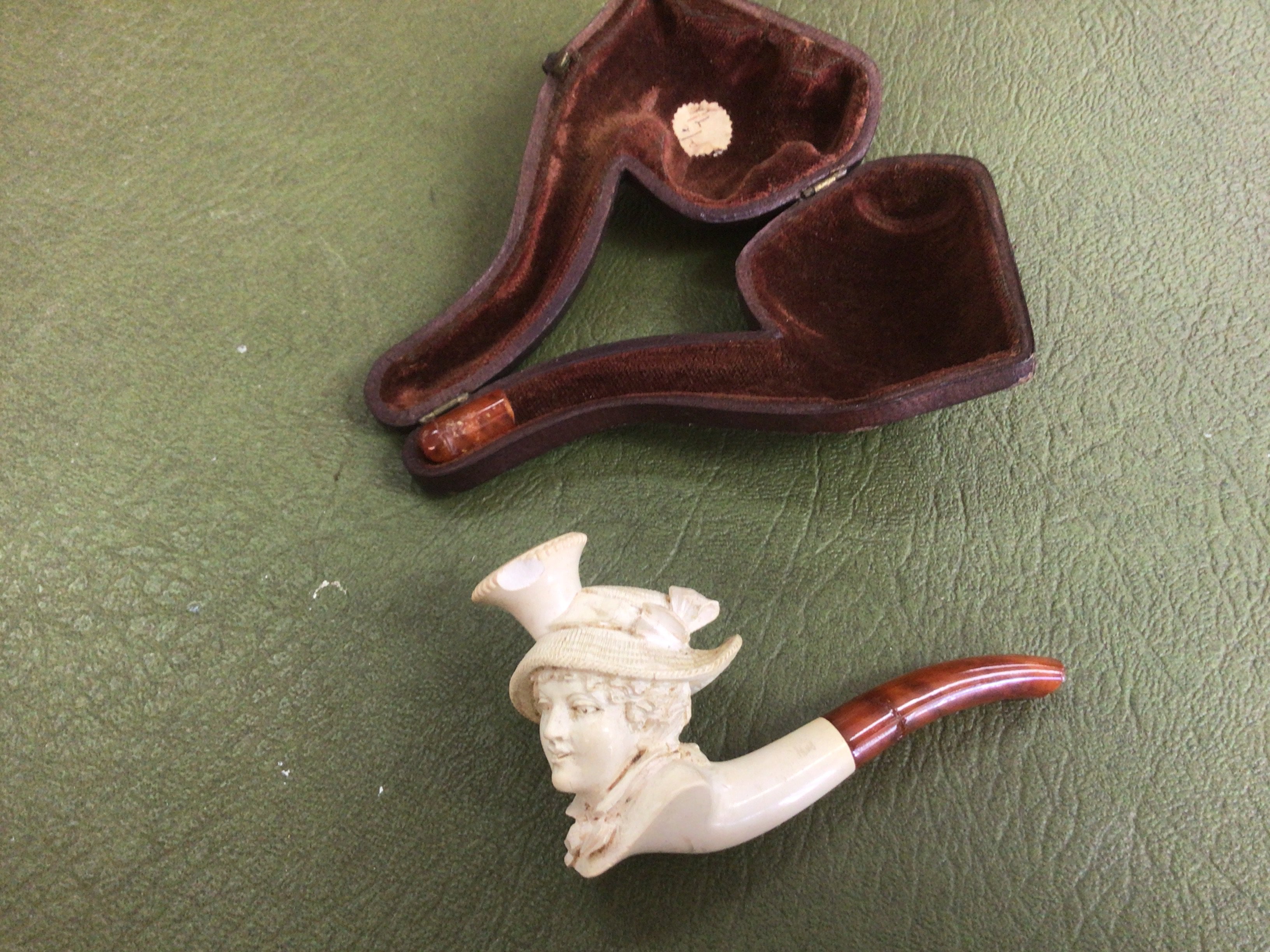 A cased Meerschaum pipe. (Damaged). Postage category B