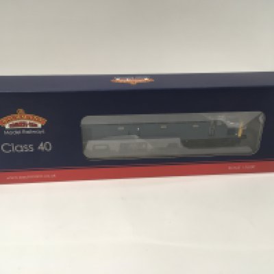 Boxed model Class 40 locomotive by Bachmann no.32..484. BR blue. DCC 00gauge