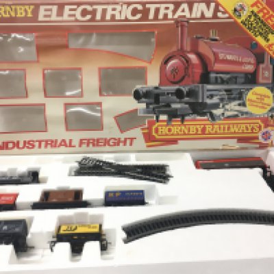 A boxed Hornby train set no R868. Industrial freight 00gauge. Incomplete