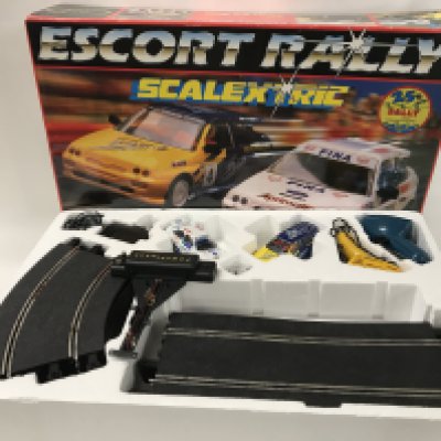 A boxed Escort Rally Scalextric set. No reserve.