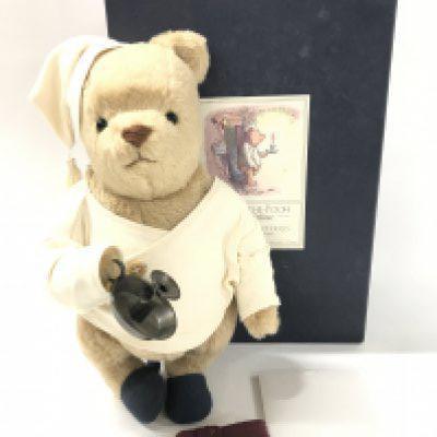 A Boxed R.John Wright Dolls Winnie The Pooh Nighttime. With Certificate.