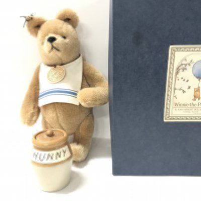 A Boxed R.John Wright Dolls Winnie The Pooh.