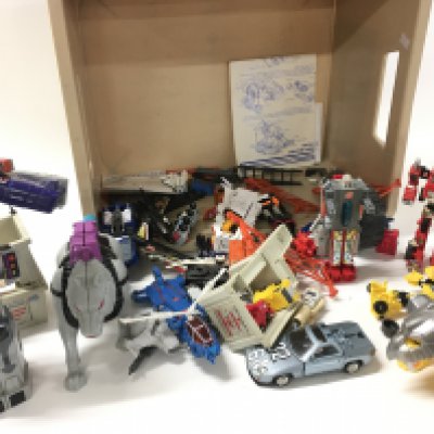 A collection of G1 Transformers suitable for spares or repair.