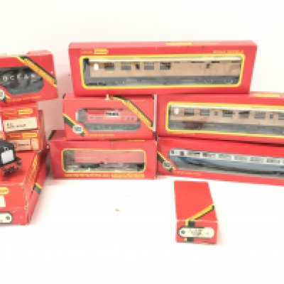 A Collection of Hornby 00 Gauge Boxed Coaches, wagons.Locos. And an Intercity 125. (2).